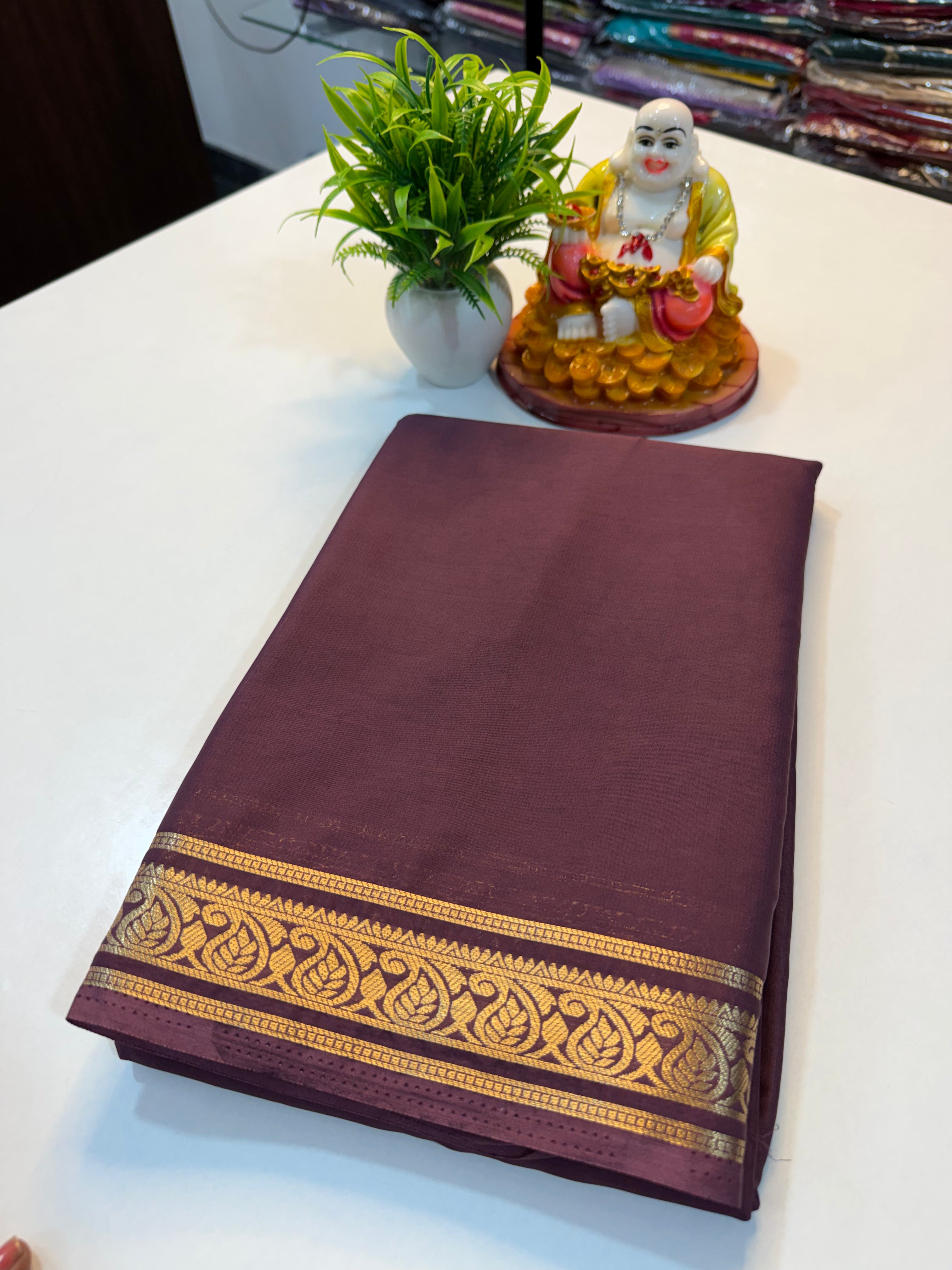Premium Mysore Crepe Silk Saree with Small Mango Border & Chit Pallu…