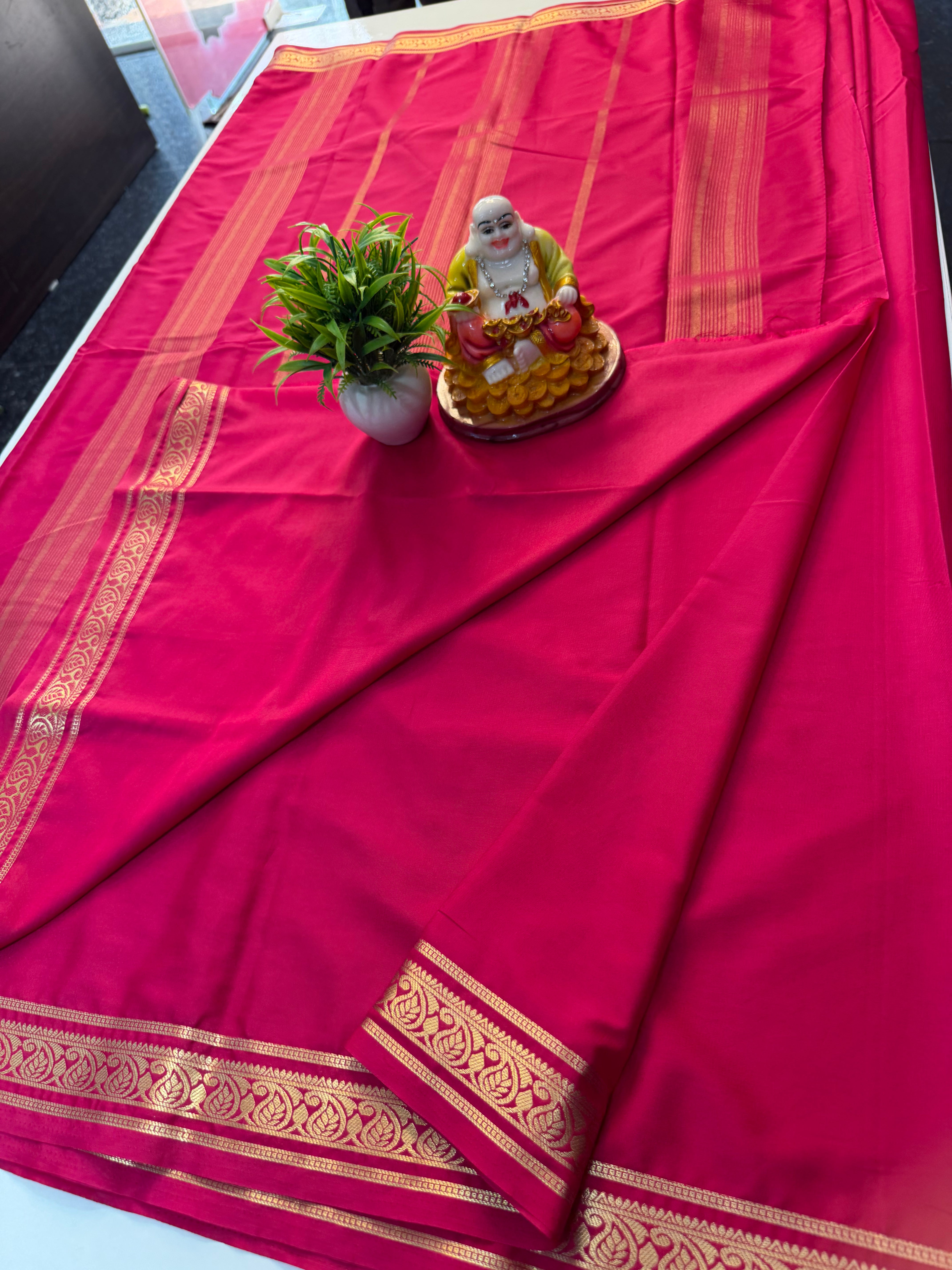 Premium Mysore Crepe Silk Saree with Small Mango Border & Chit Pallu…