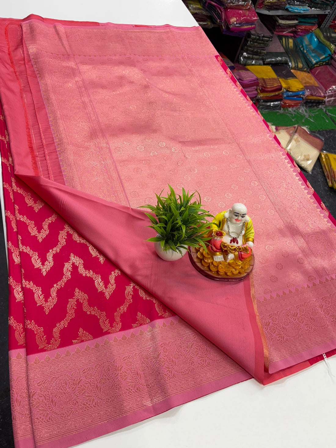 Semi Silk Saree with Beautiful necklace design  &amp; Rich Pallu