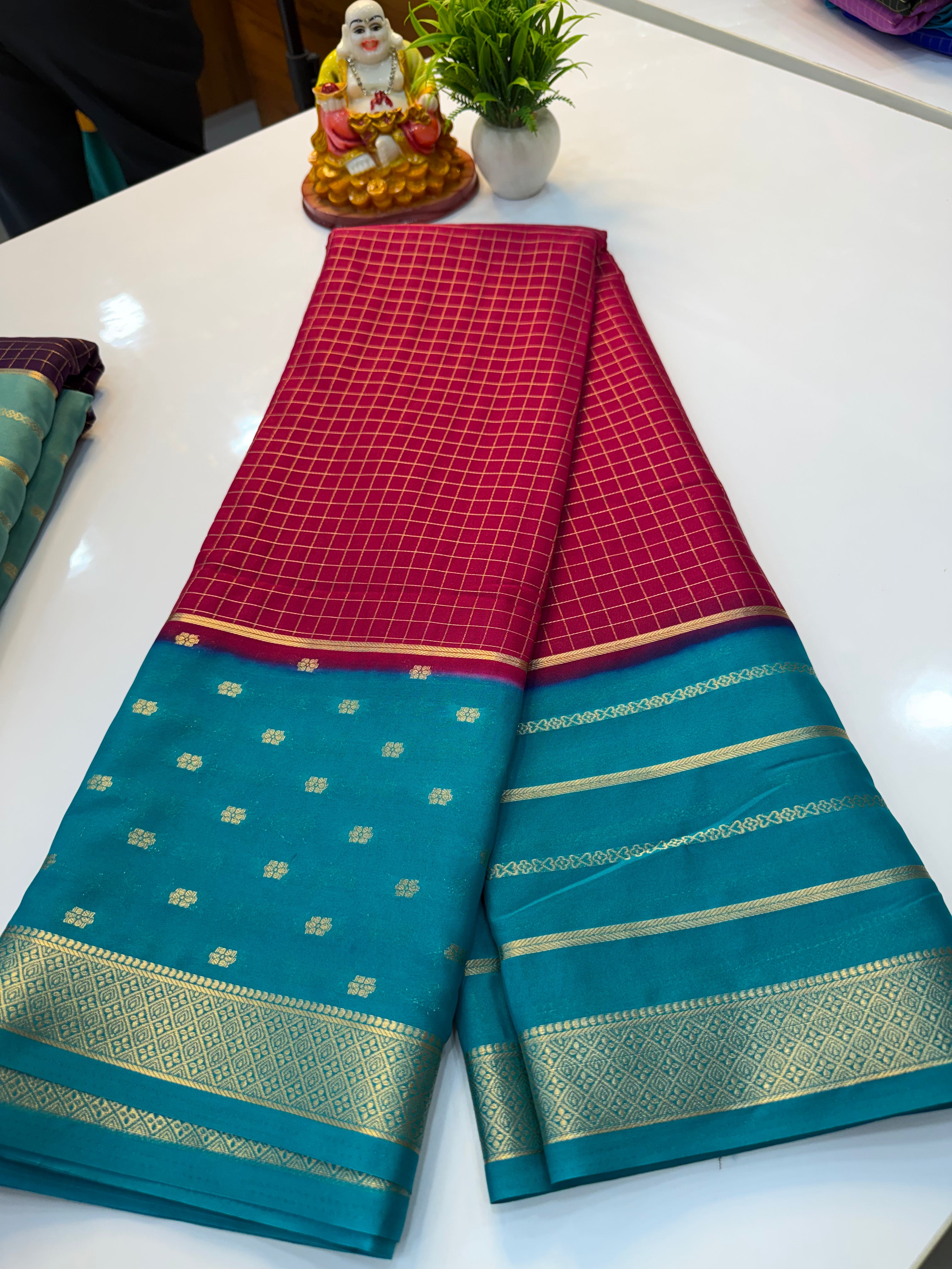 Premium Mysore Crepe Silk Saree with Checks & Rich Pallu…