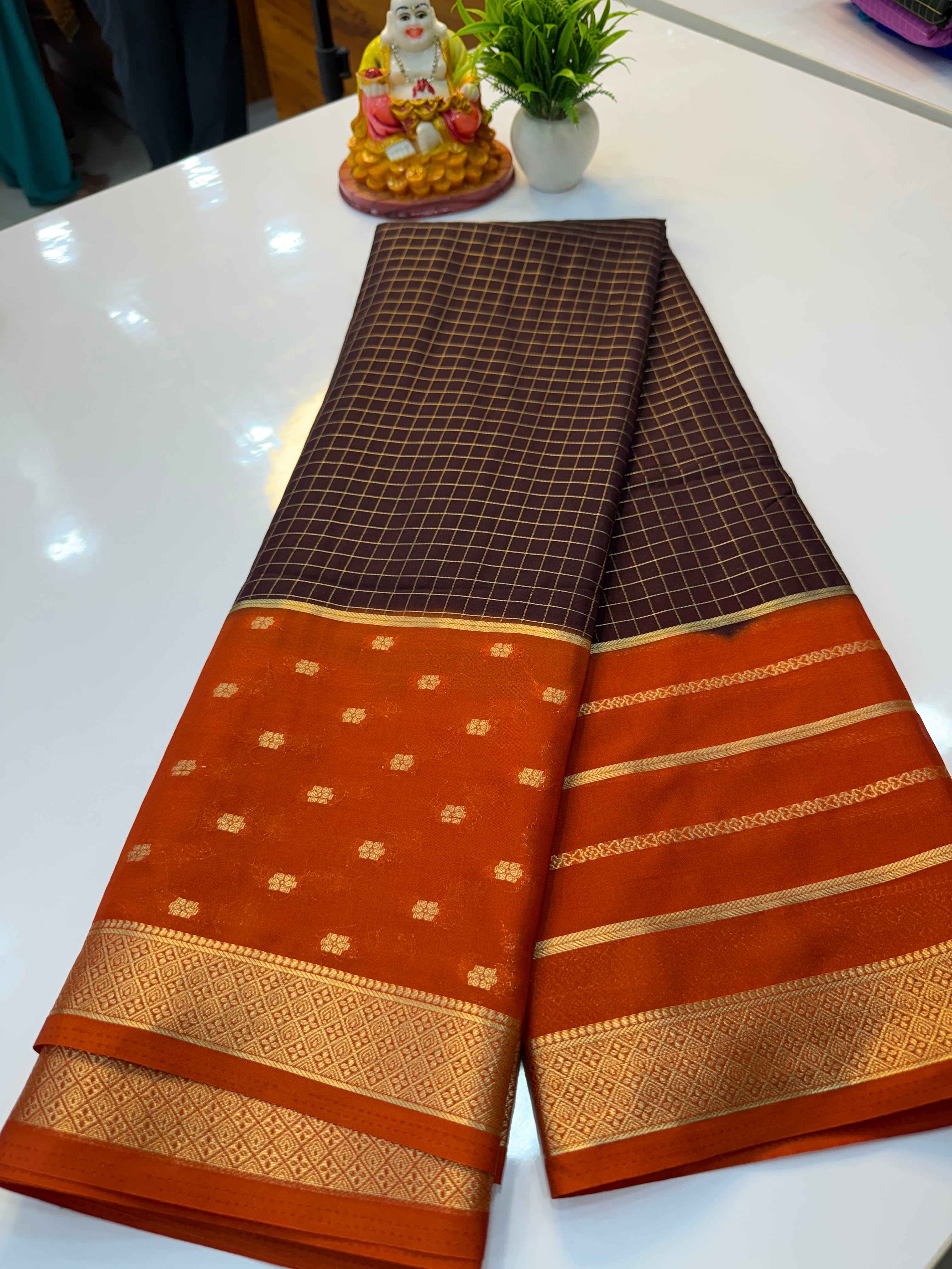 Premium Mysore Crepe Silk Saree with Checks & Rich Pallu…