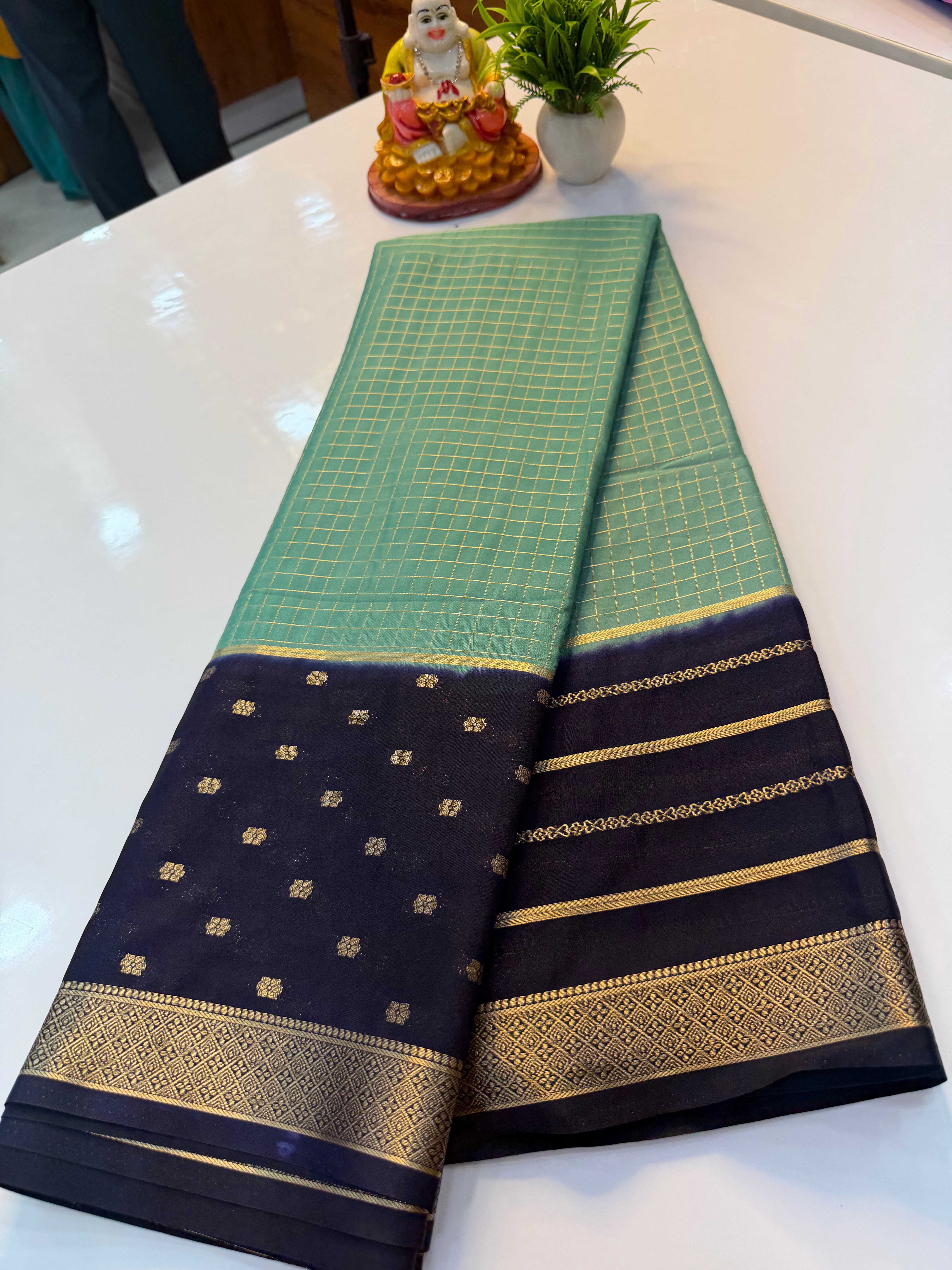 Premium Mysore Crepe Silk Saree with Checks & Rich Pallu…