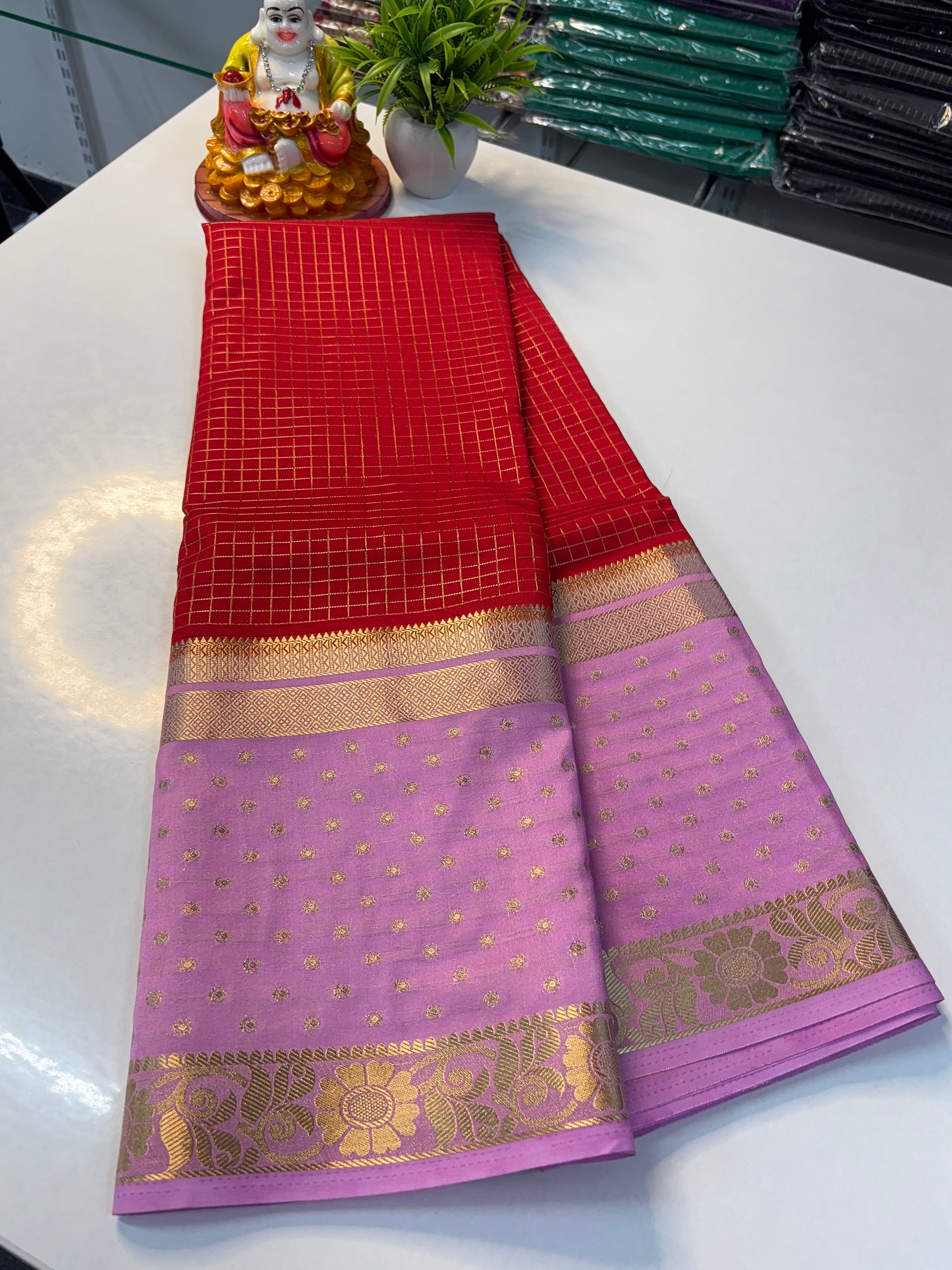Beautiful Bindhi Border Chex Pattern Mysore Crepe Silk Saree