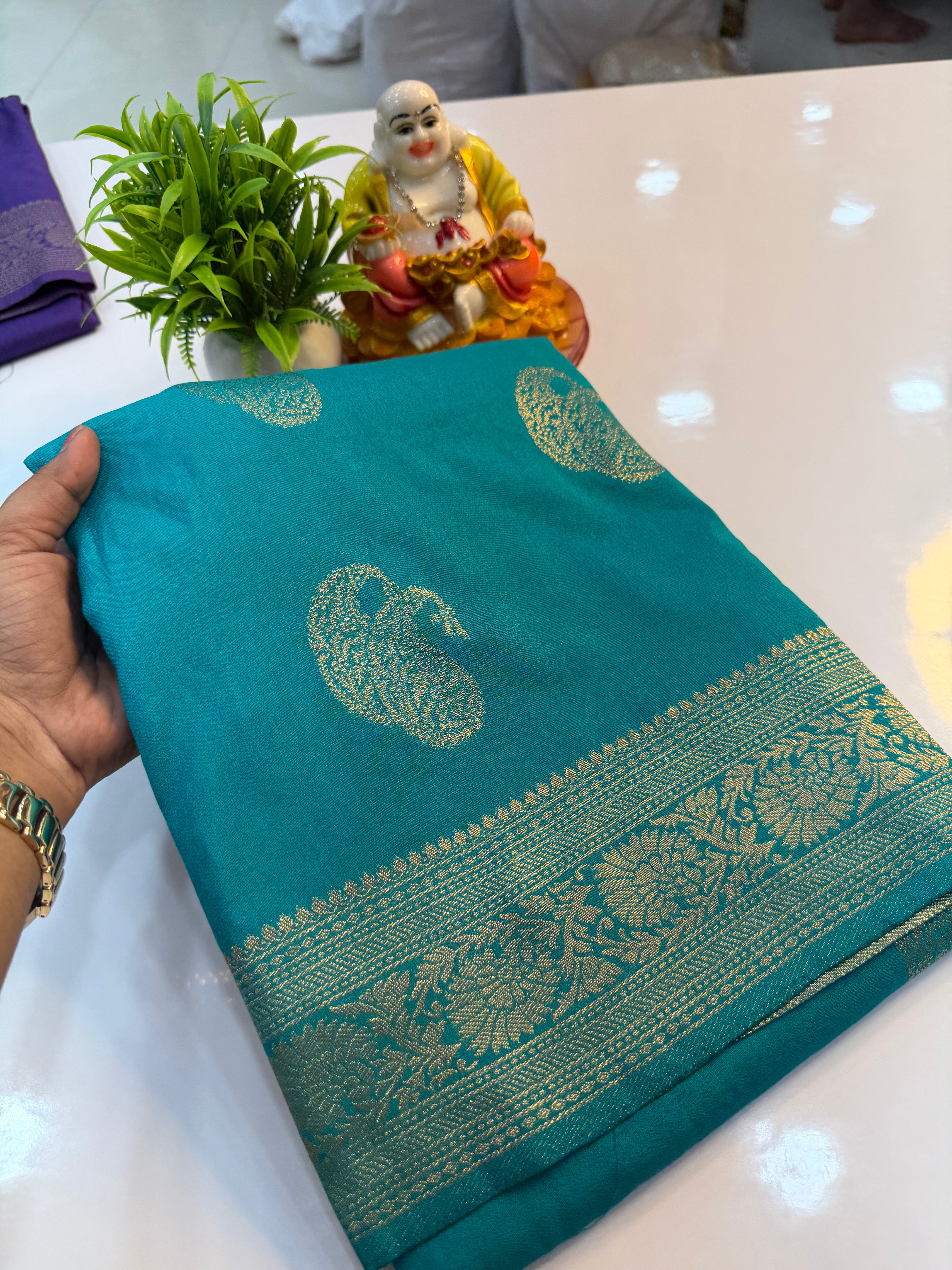 Premium Georgette Saree with Mango Buttas & Rich Pallu…