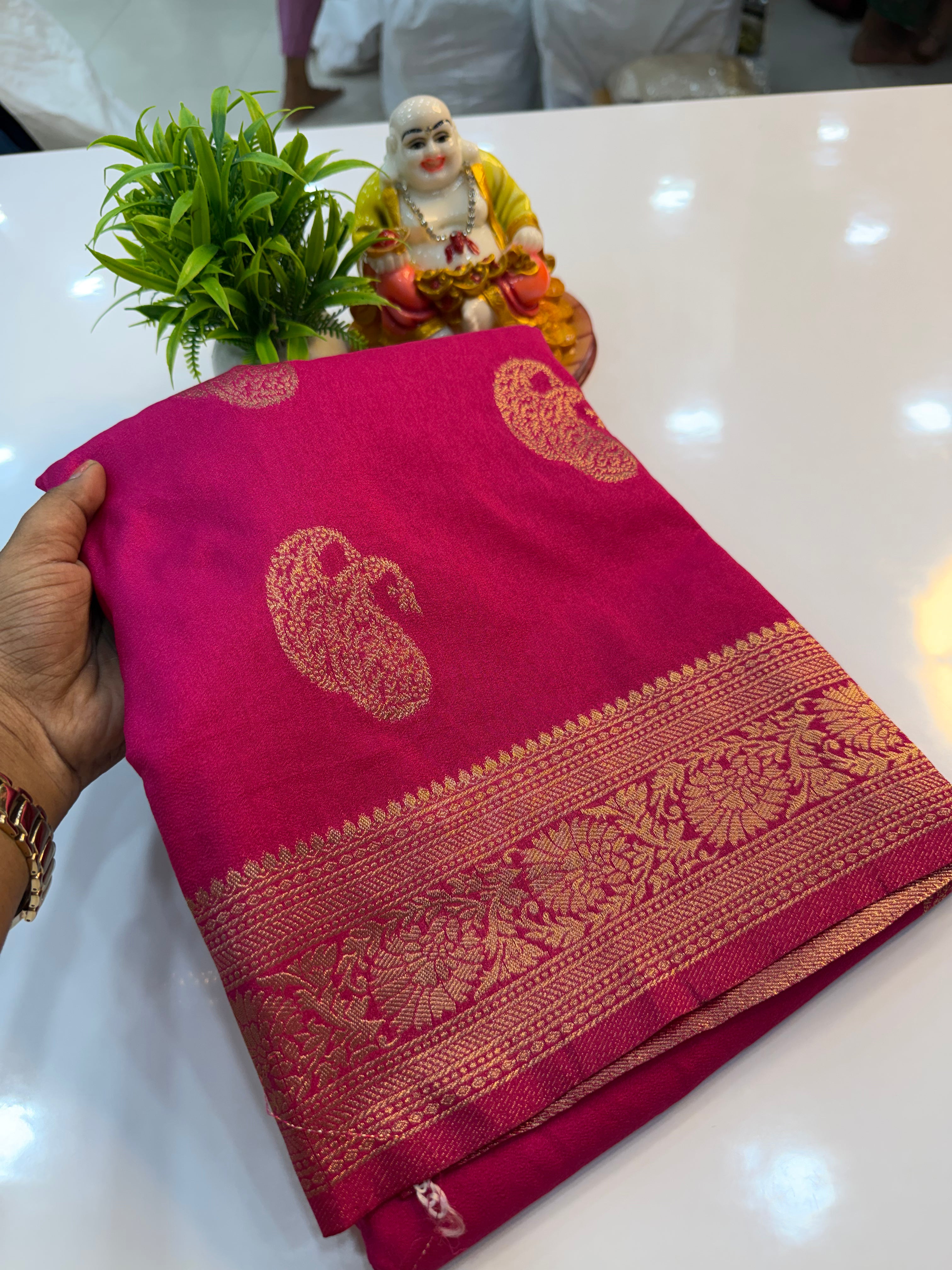 Premium Georgette Saree with Mango Buttas & Rich Pallu…