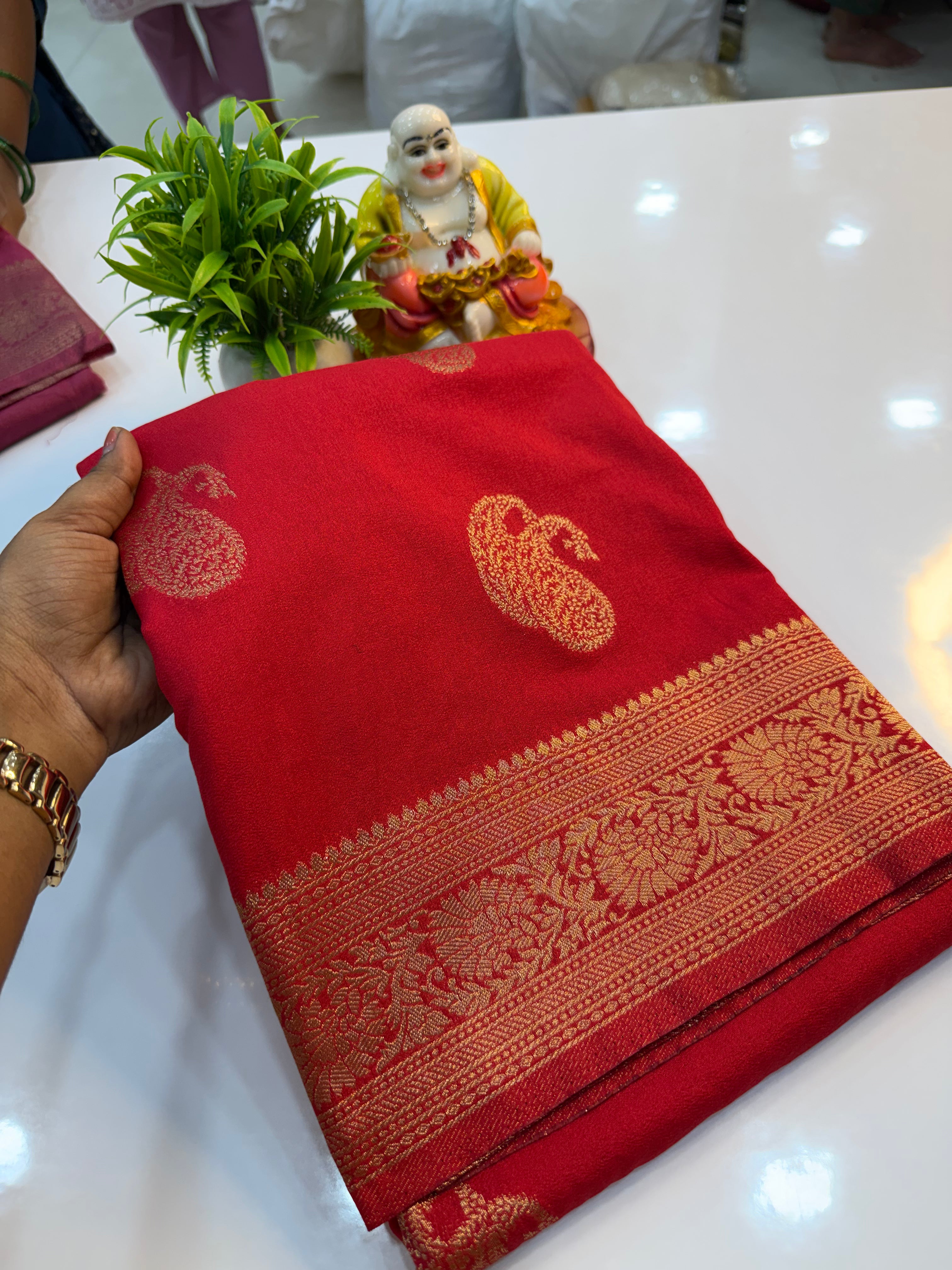Premium Georgette Saree with Mango Buttas & Rich Pallu…
