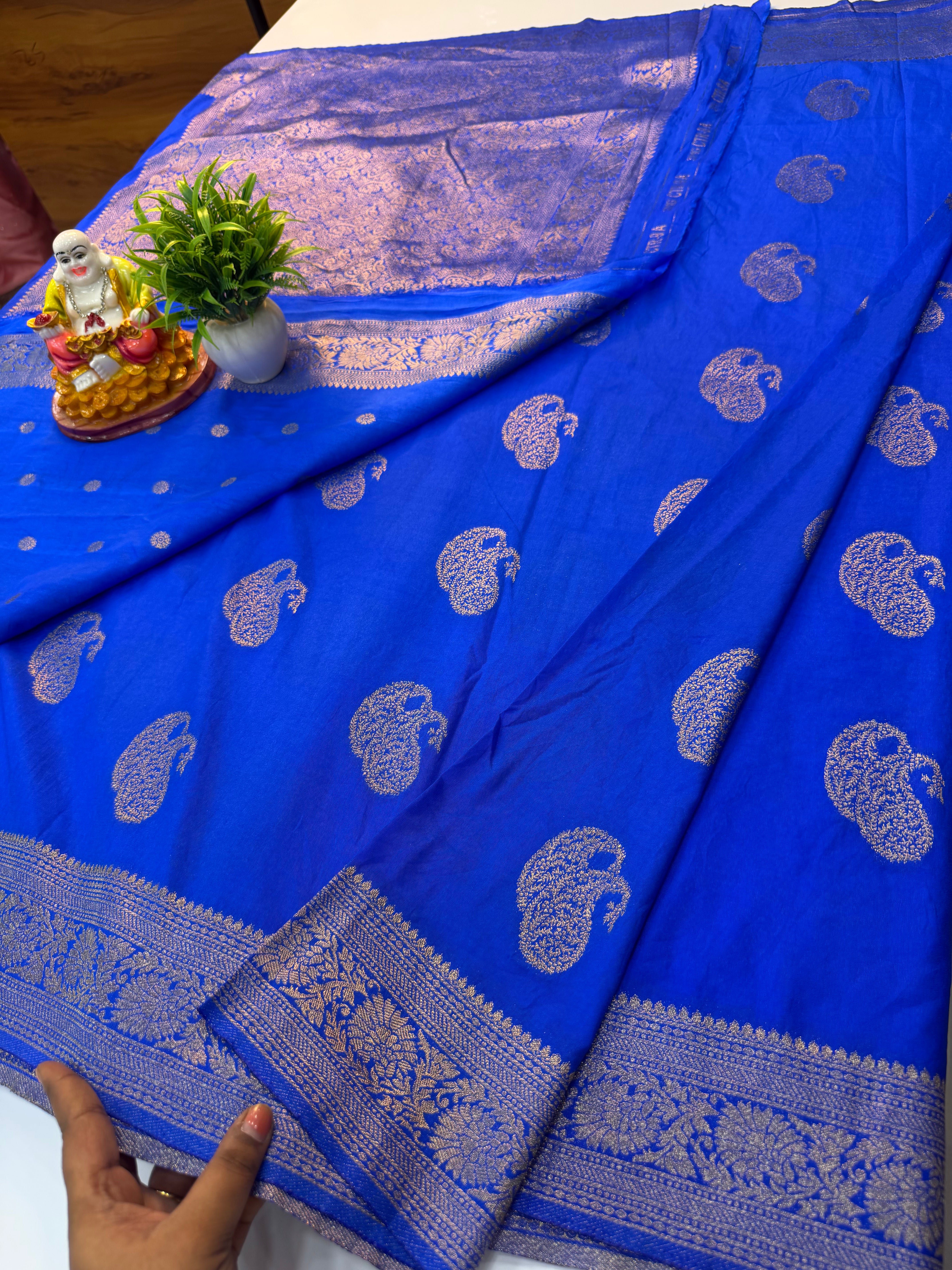 Premium Georgette Saree with Mango Buttas & Rich Pallu…
