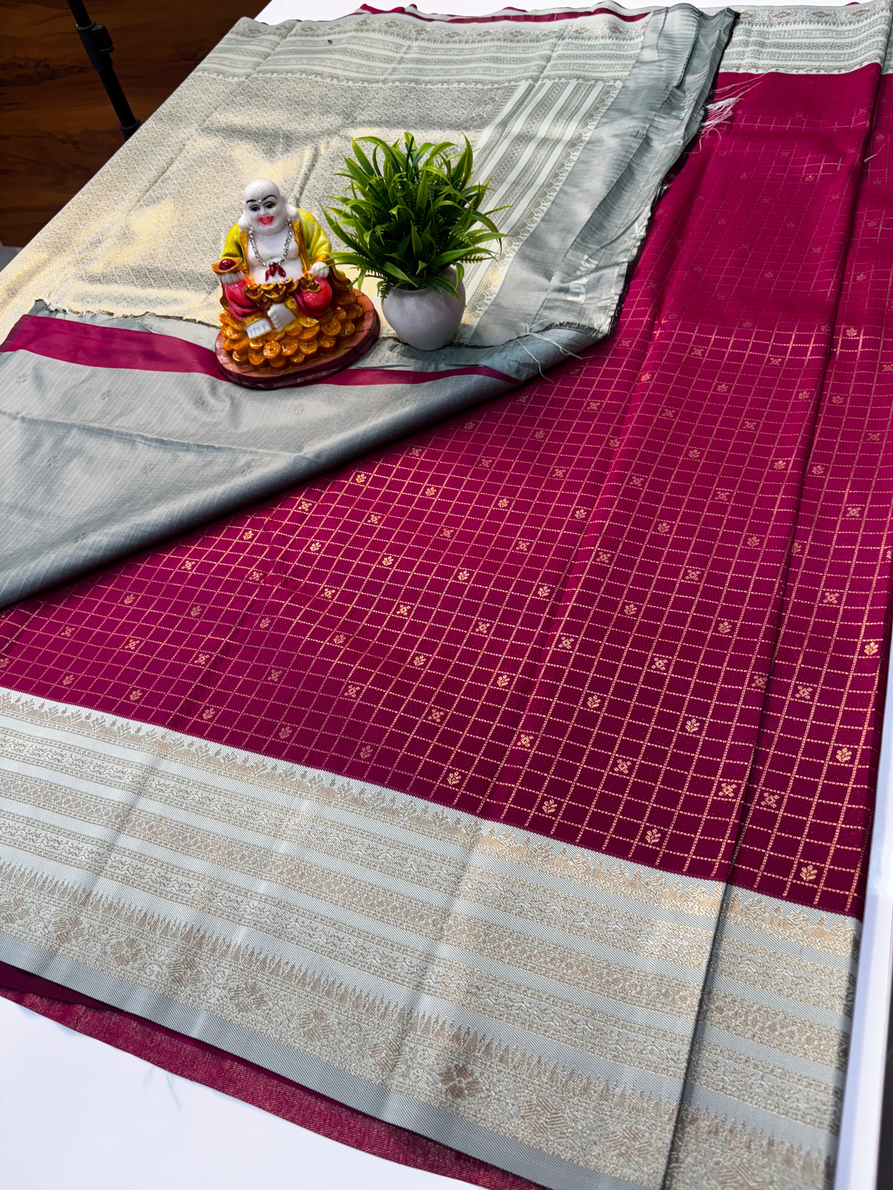 Semi Silk Saree with Checks Pattern & Rich Pallu