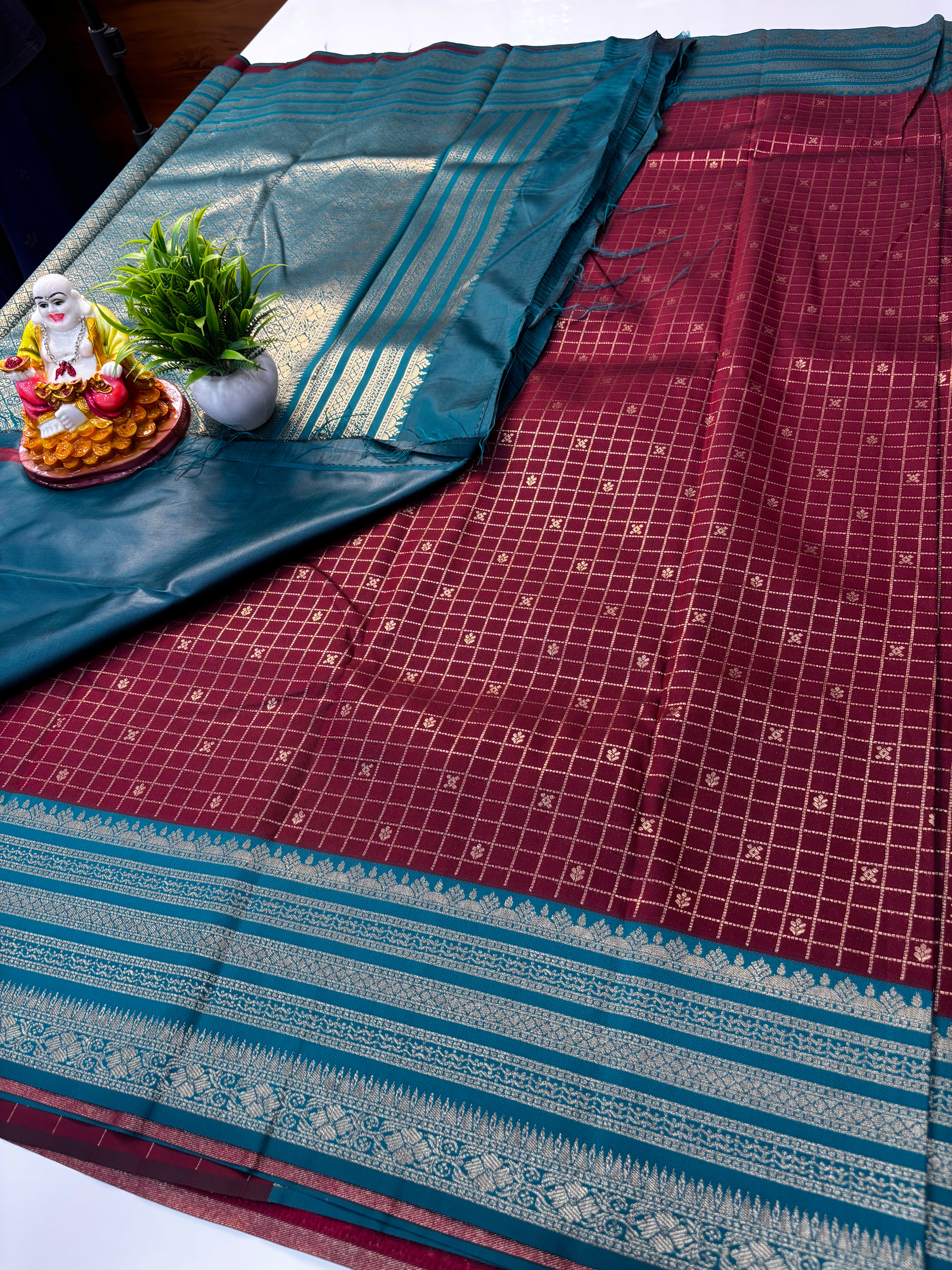 Semi Silk Saree with Checks Pattern & Rich Pallu