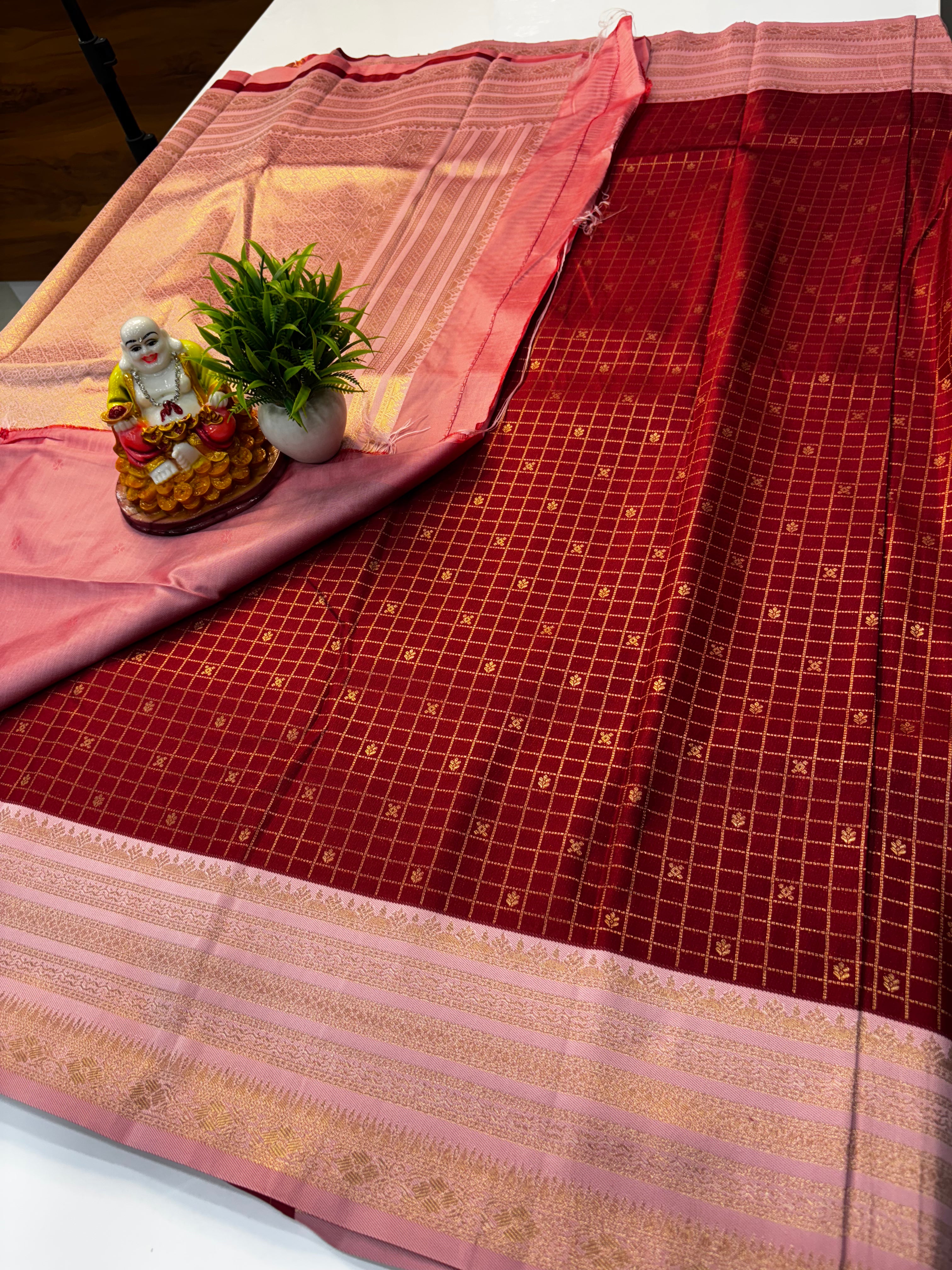 Semi Silk Saree with Checks Pattern & Rich Pallu