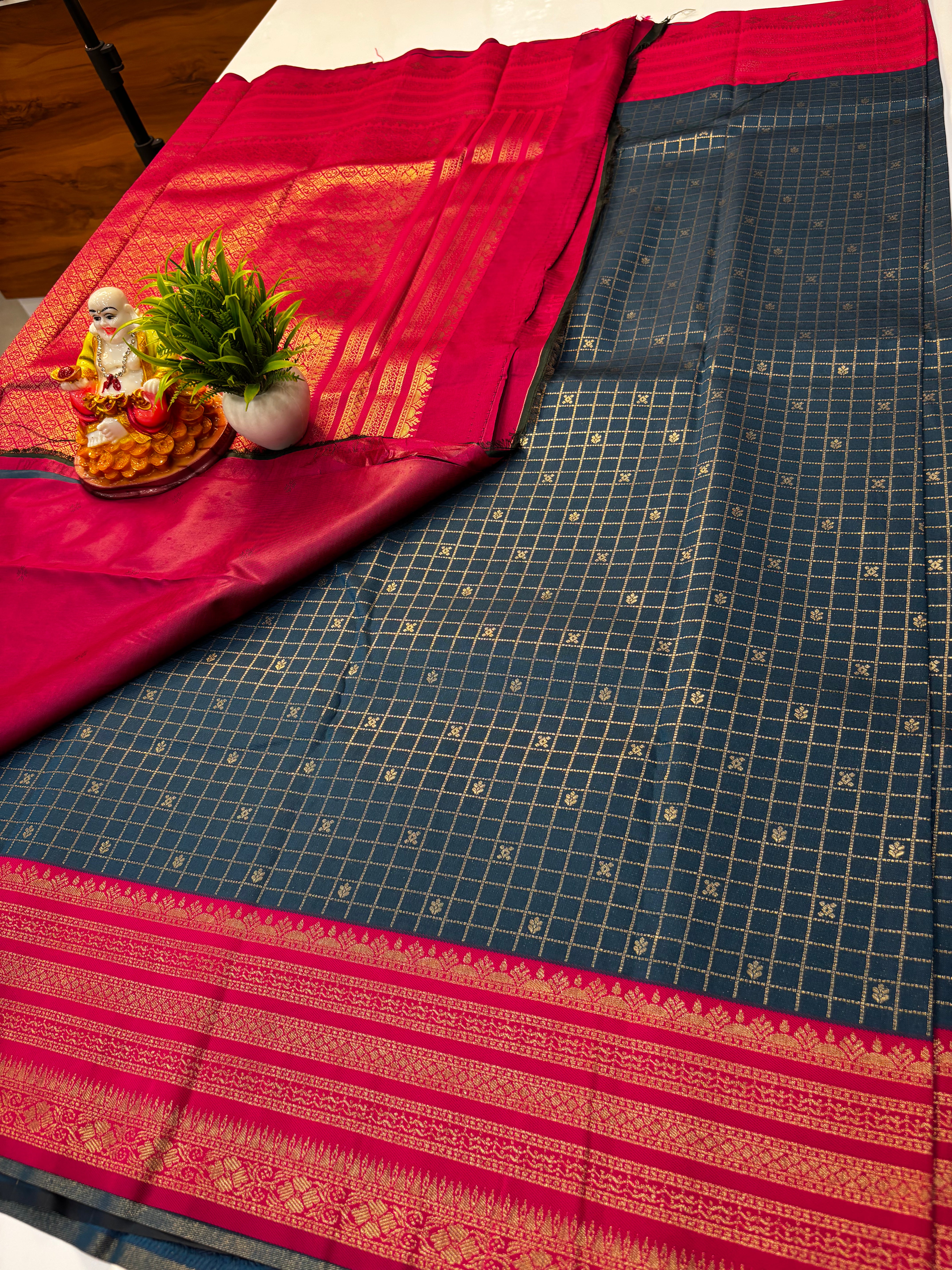 Semi Silk Saree with Checks Pattern & Rich Pallu