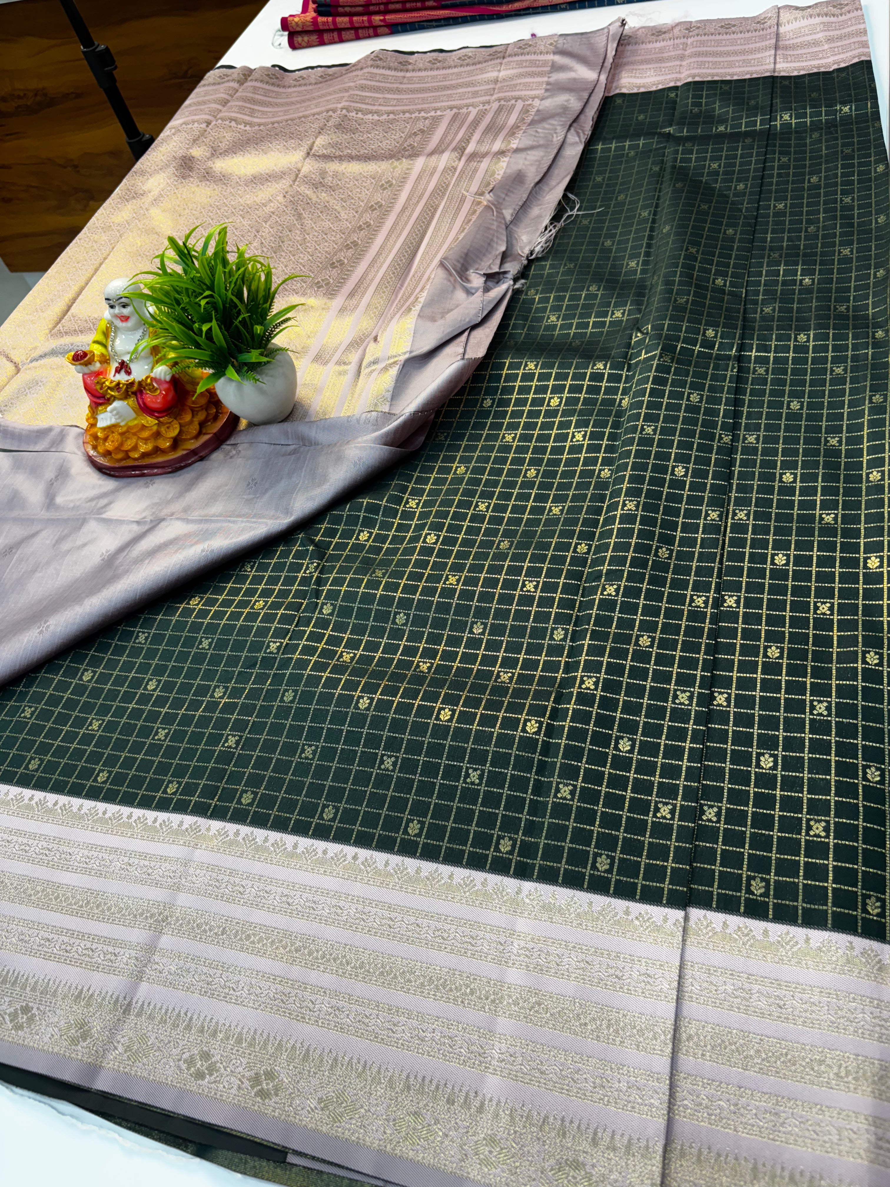 Semi Silk Saree with Checks Pattern & Rich Pallu
