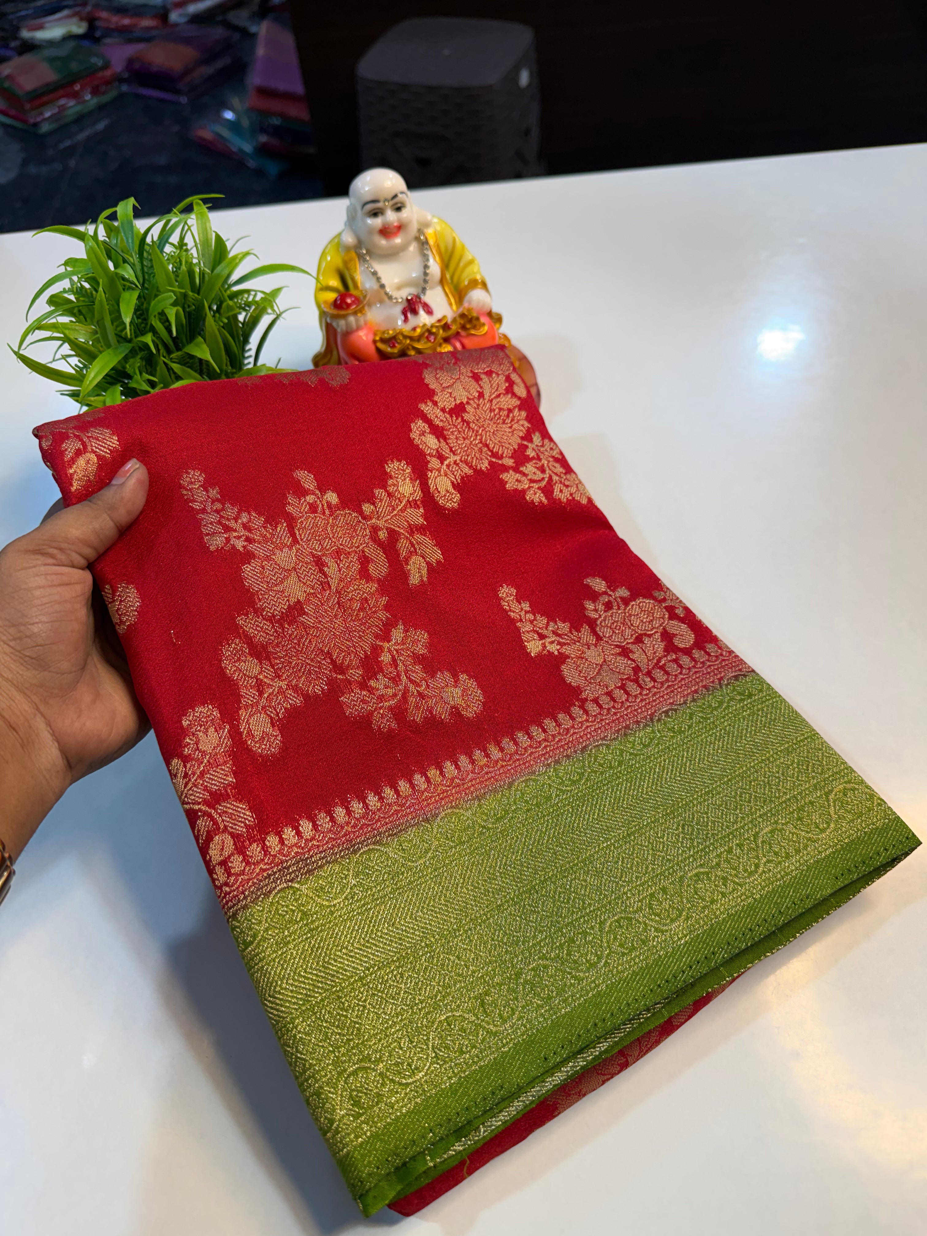 Premium Georgette Saree with Jaal Pattern | Rich Pallu & Butta Blouse…