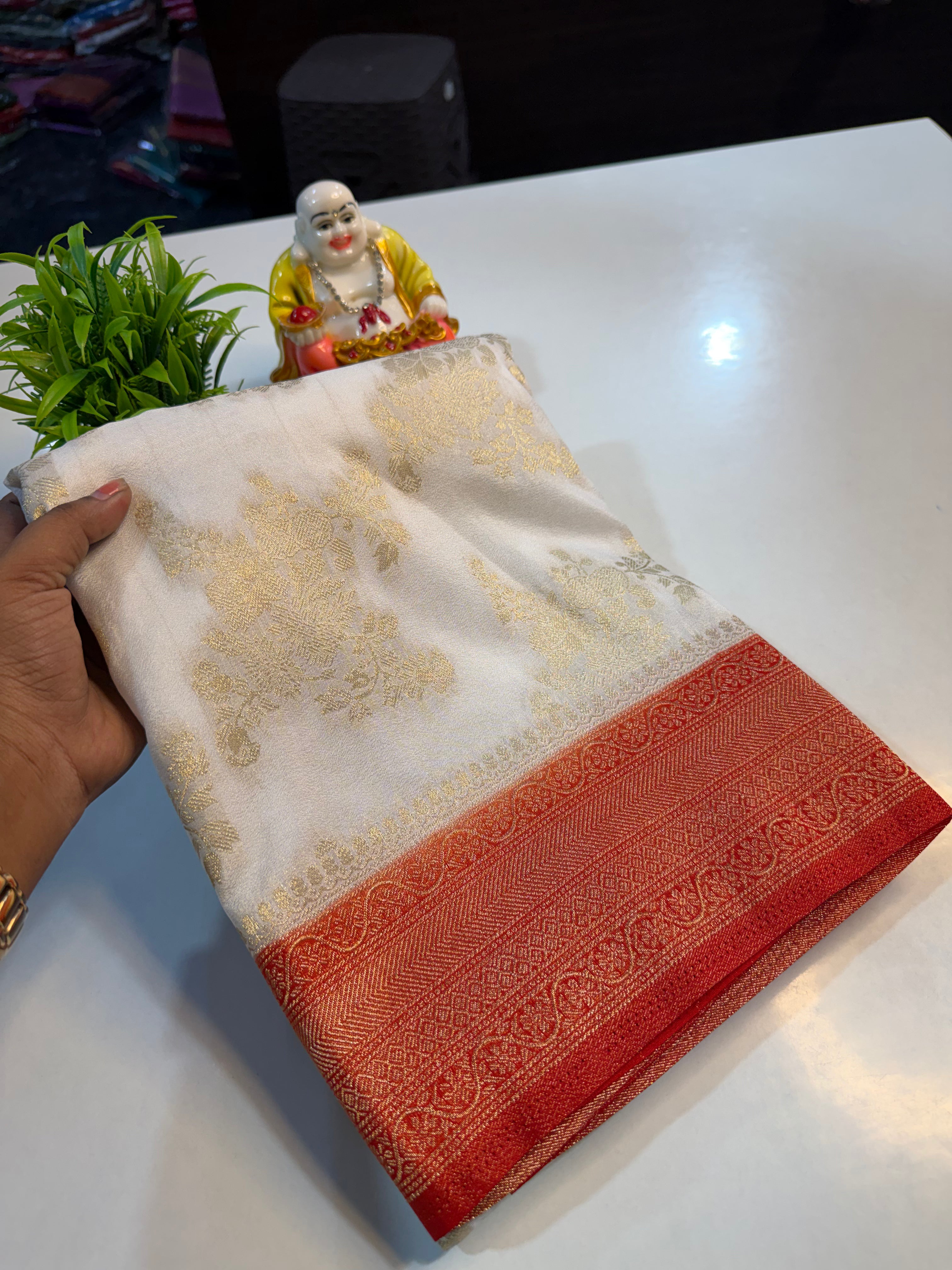 Premium Georgette Saree with Jaal Pattern | Rich Pallu & Butta Blouse…