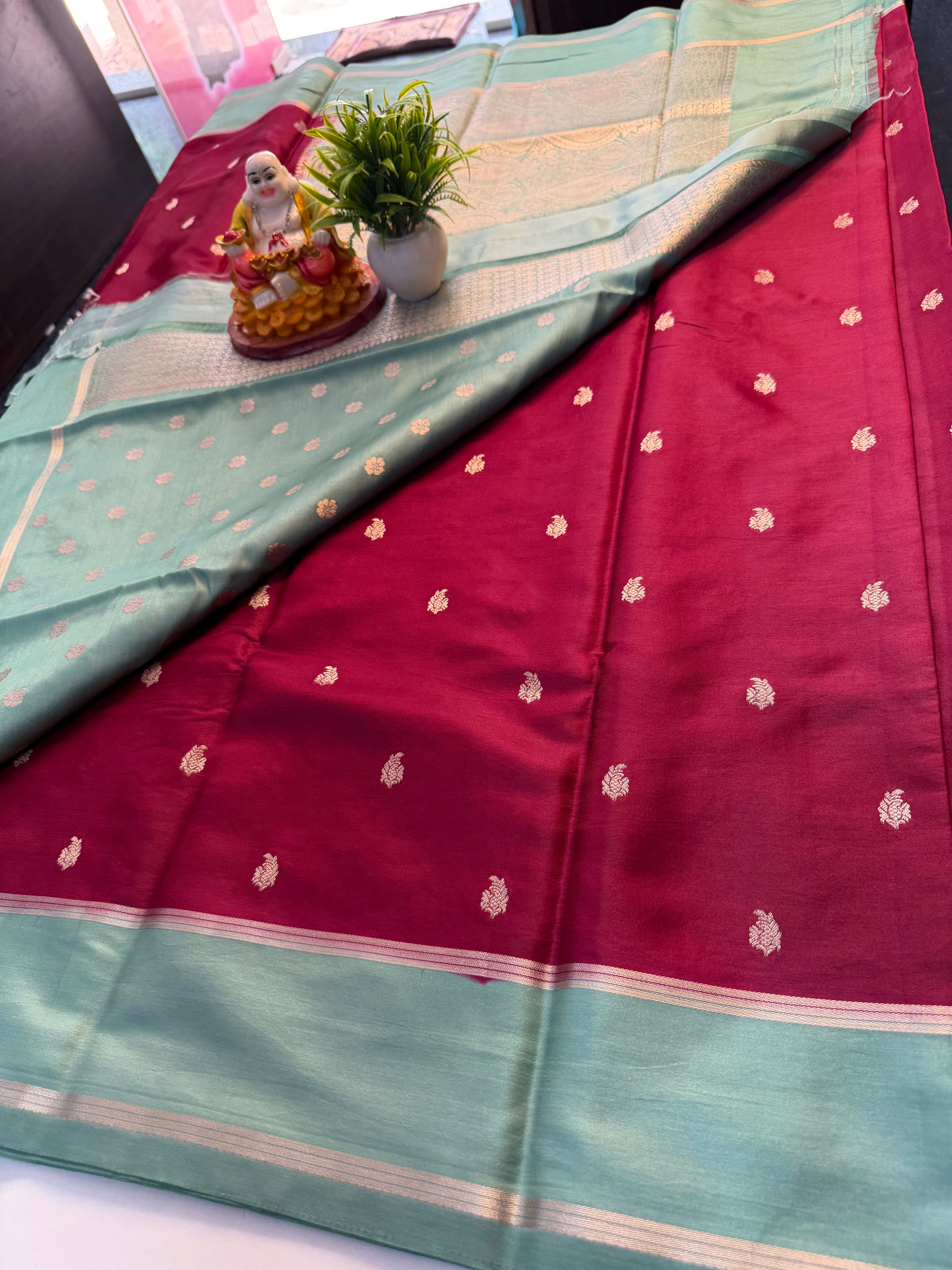 Premium Gajji Silk Saree with Buttas, Rich Pallu & Butta Blouse..