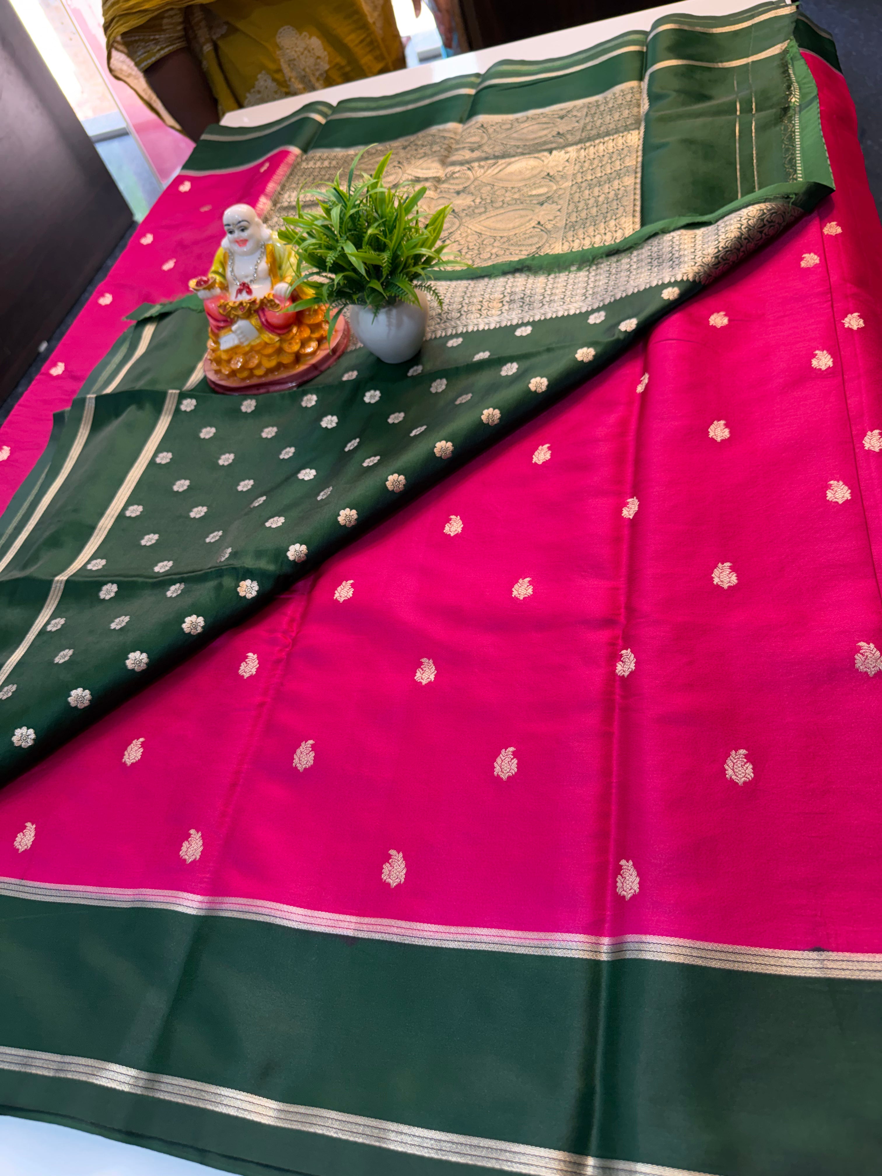 Premium Gajji Silk Saree with Buttas, Rich Pallu & Butta Blouse..