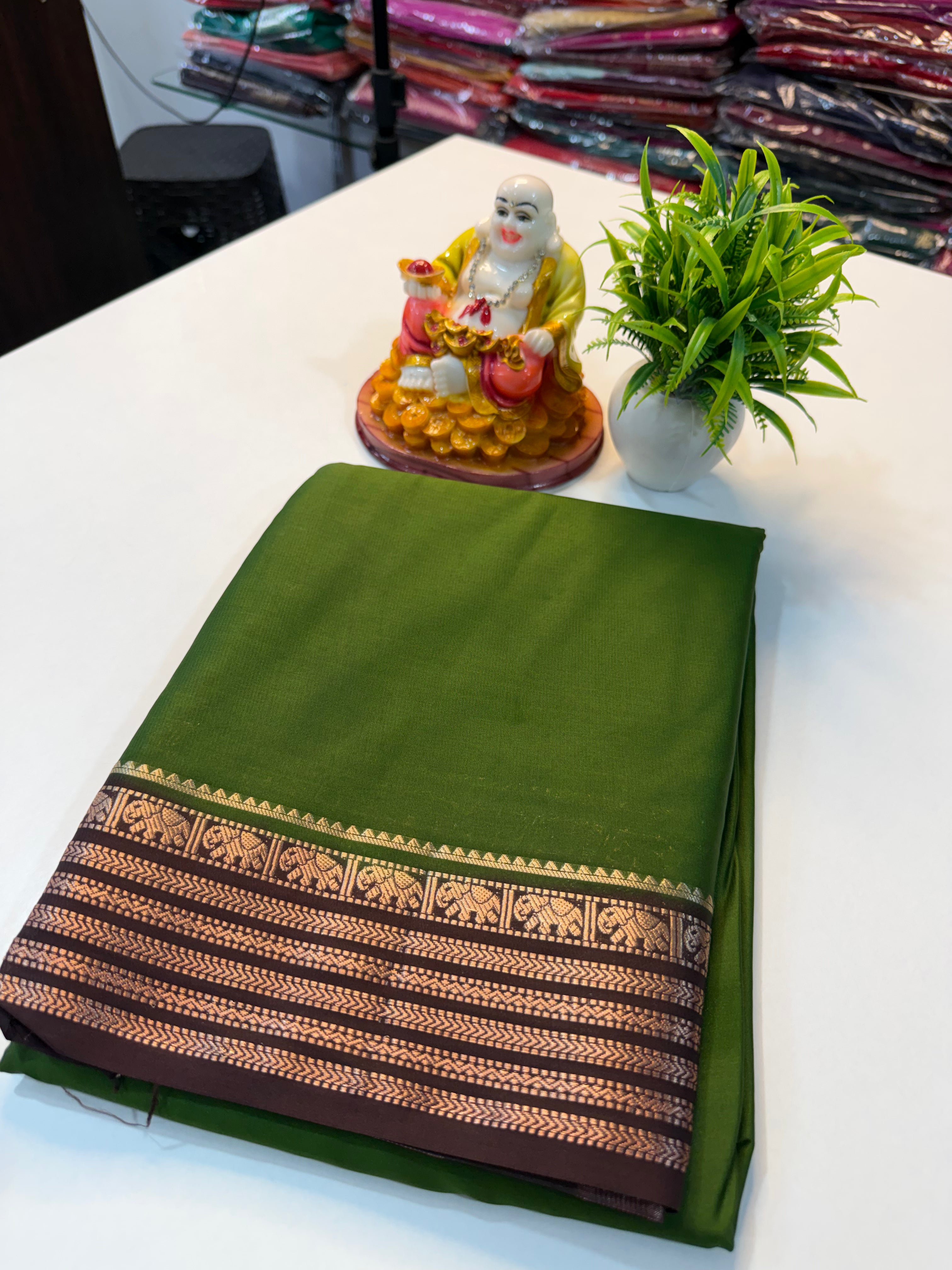 Mysore Crepe Silk Saree with Elephant Border & Chit Pallu…