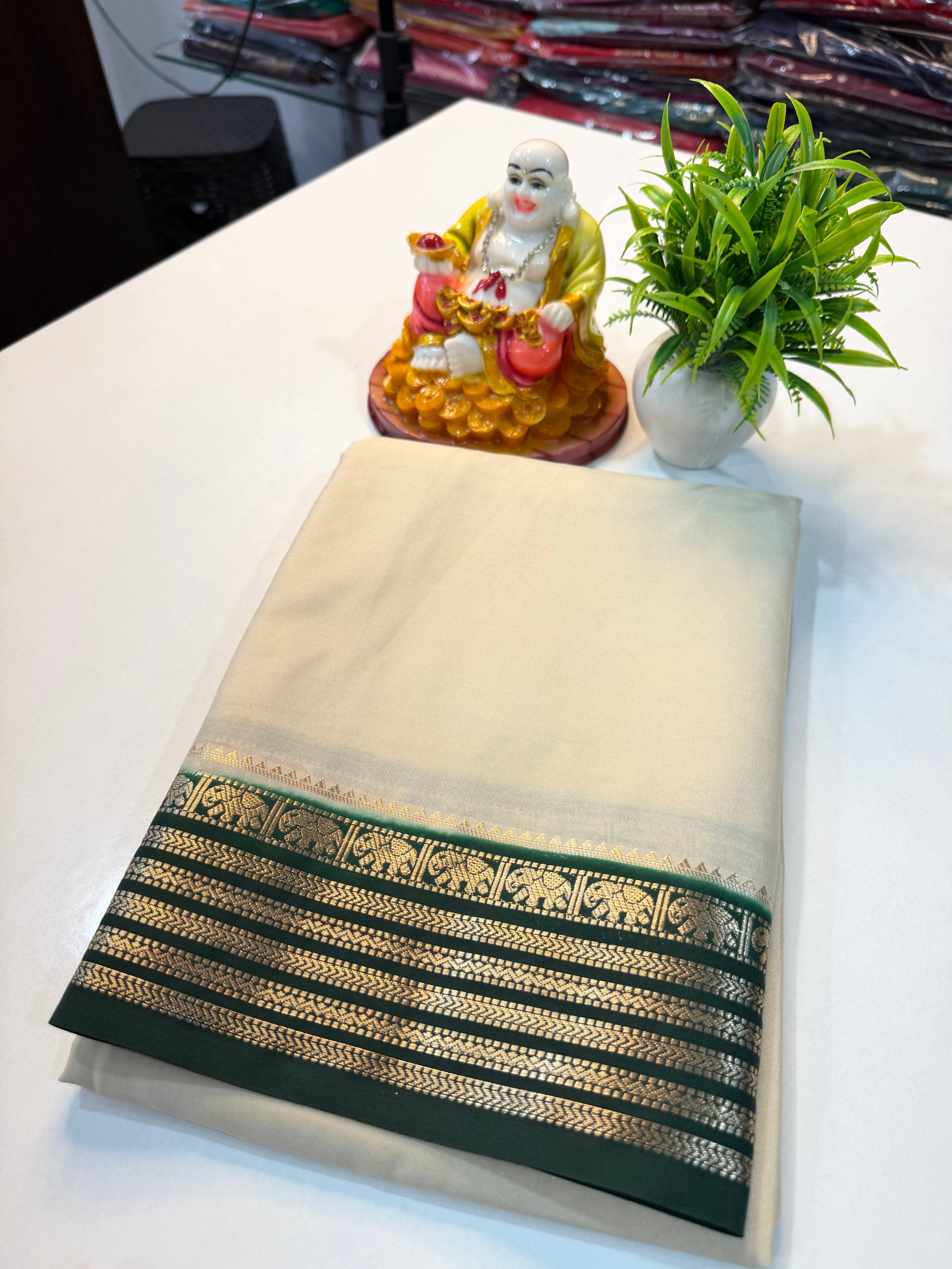 Mysore Crepe Silk Saree with Elephant Border & Chit Pallu…