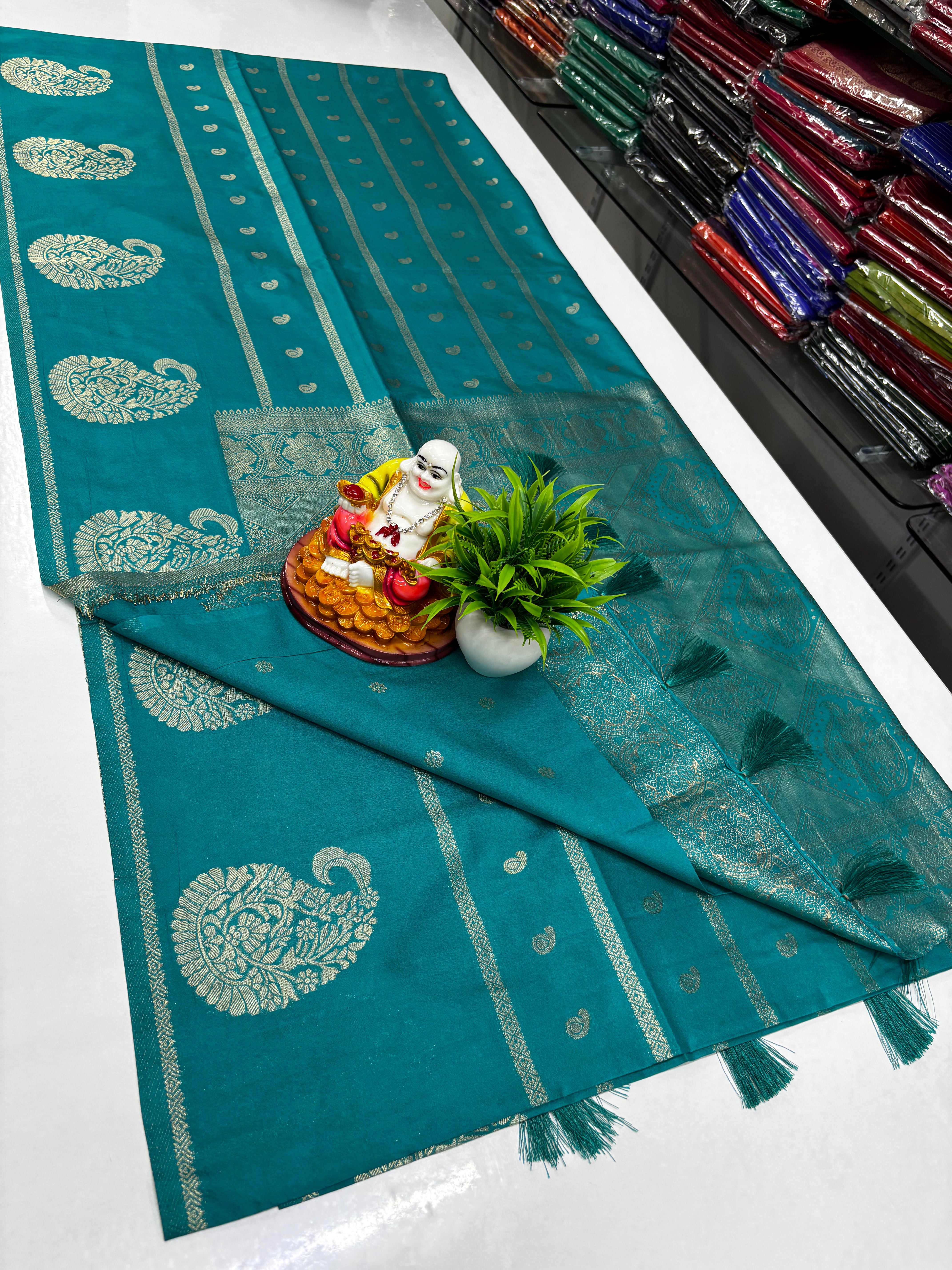 Premium Georgette Saree with Rich Pallu & Butta Blouse