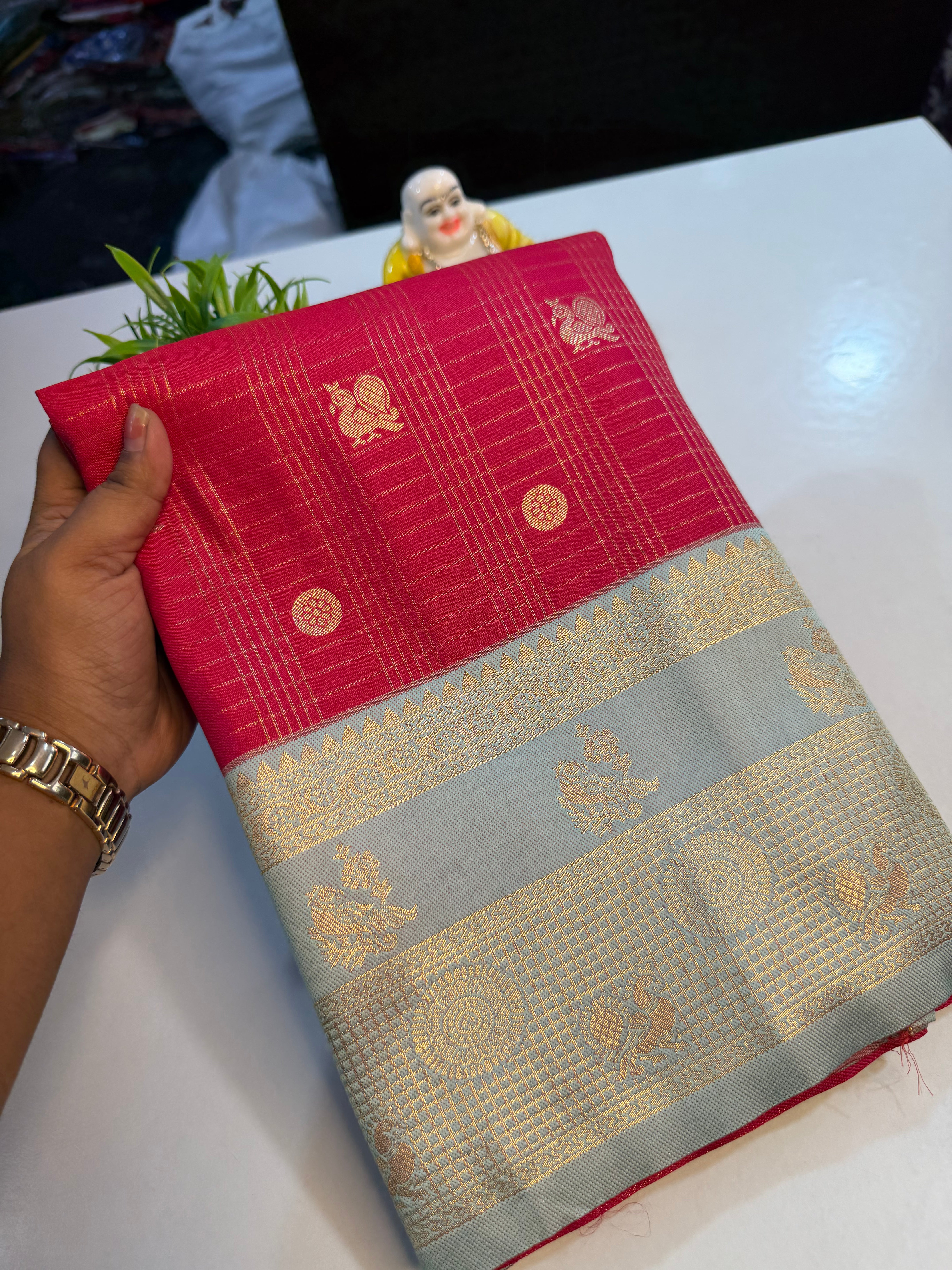Premium Semi Silk Saree with Peacock Design & Rich Pallu…
