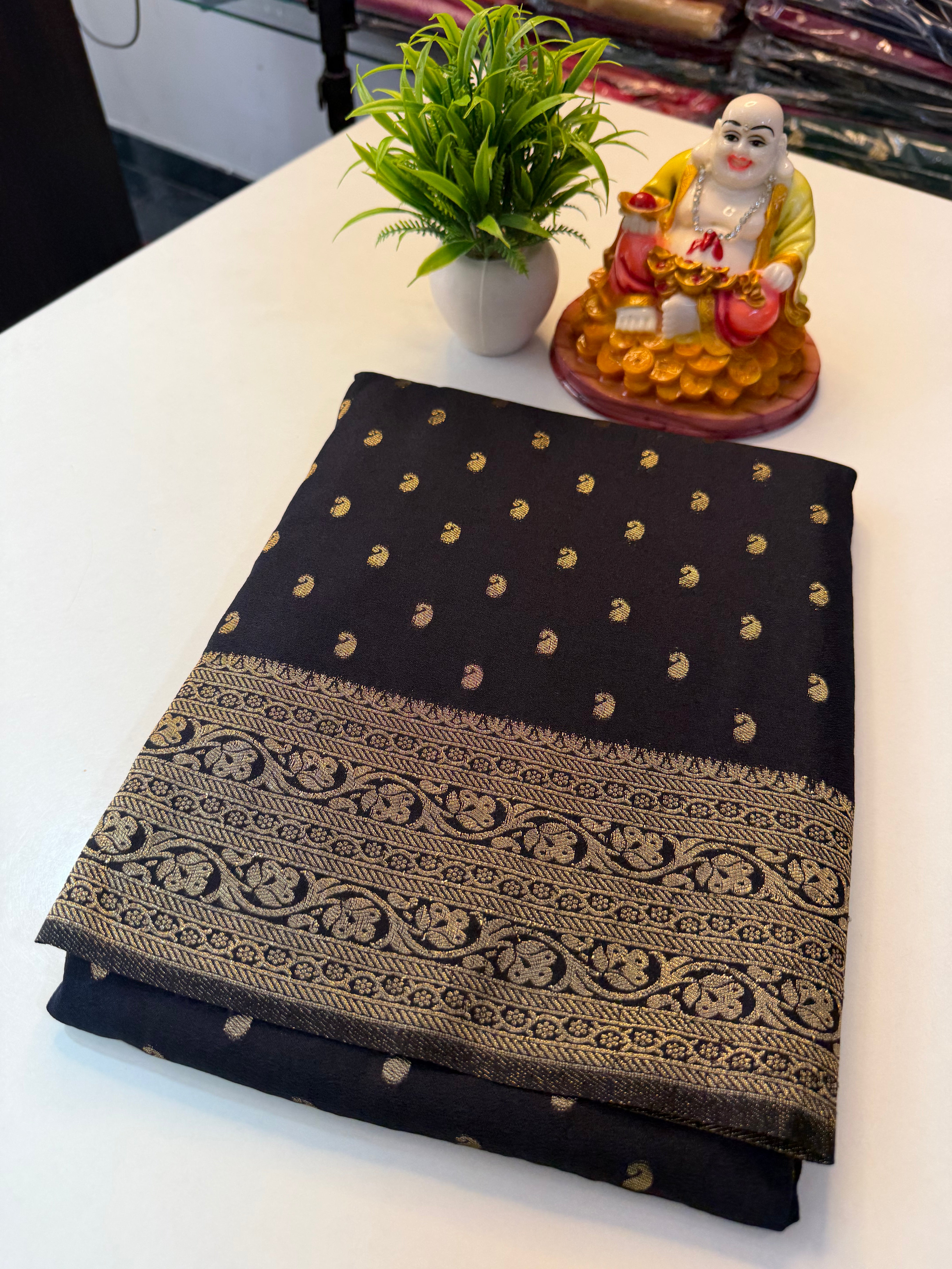 Beautiful Georgette Saree with Mango Buttas & Rich pallu …