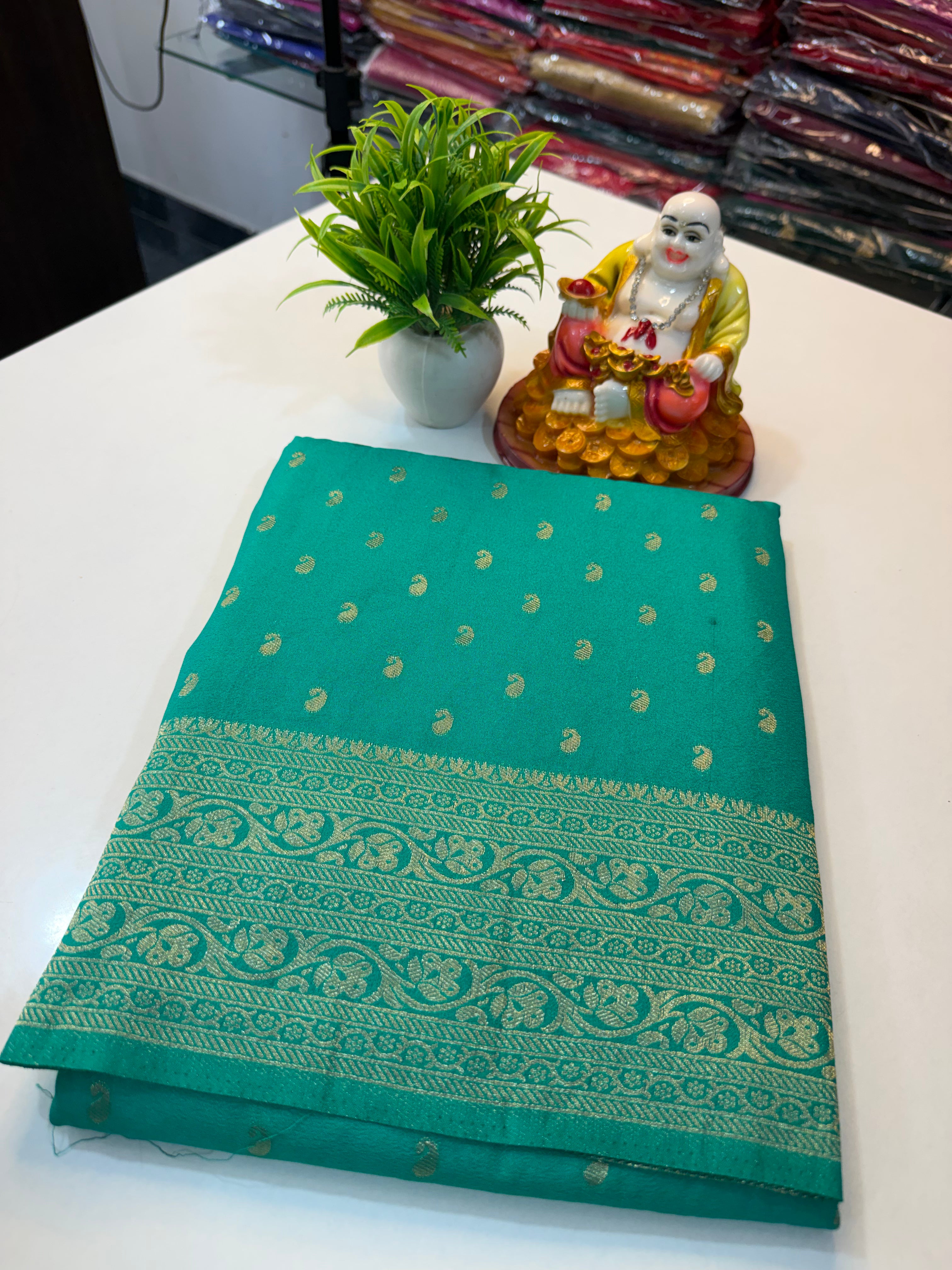 Beautiful Georgette Saree with Mango Buttas & Rich pallu …