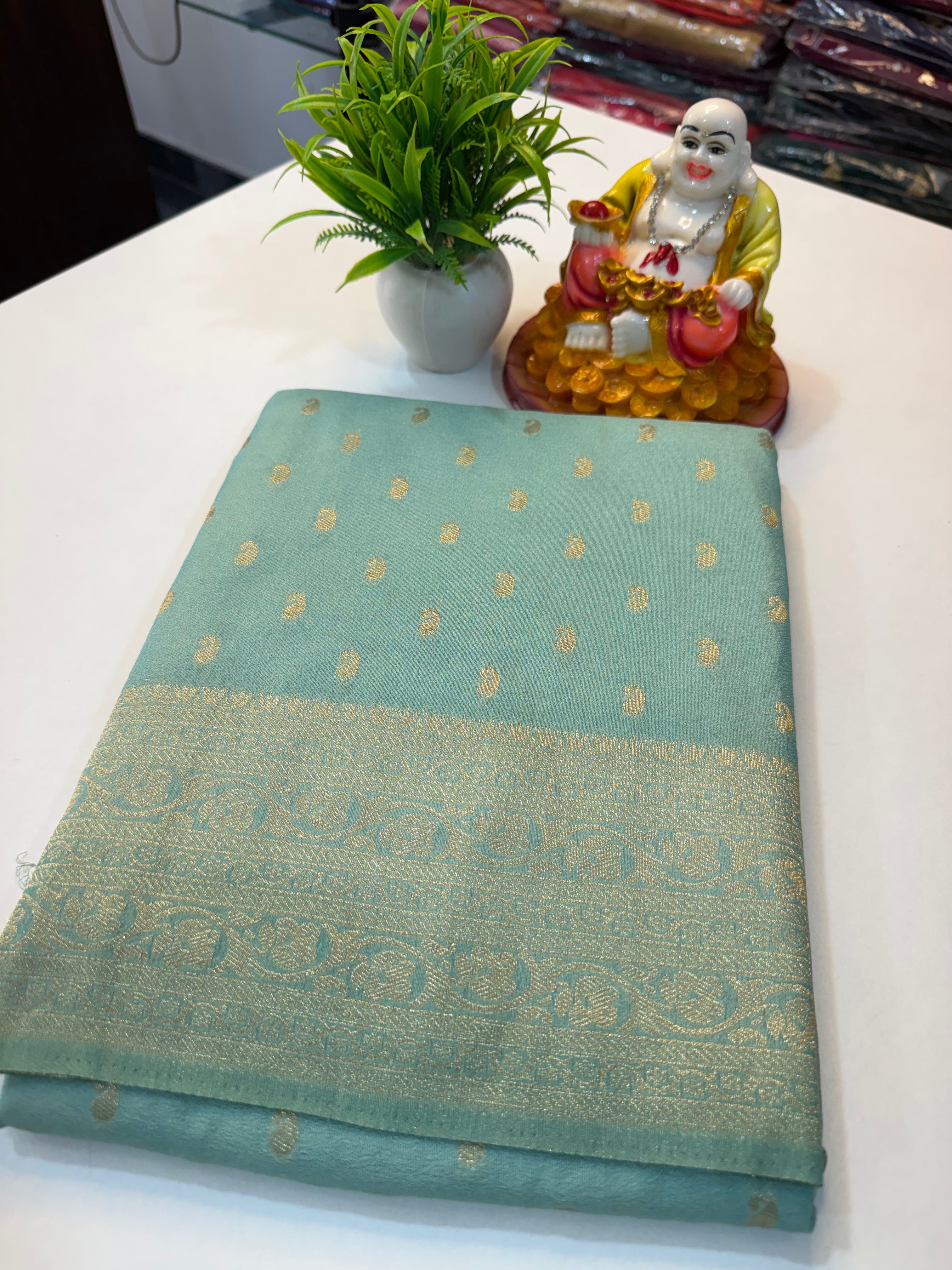 Beautiful Georgette Saree with Mango Buttas & Rich pallu …