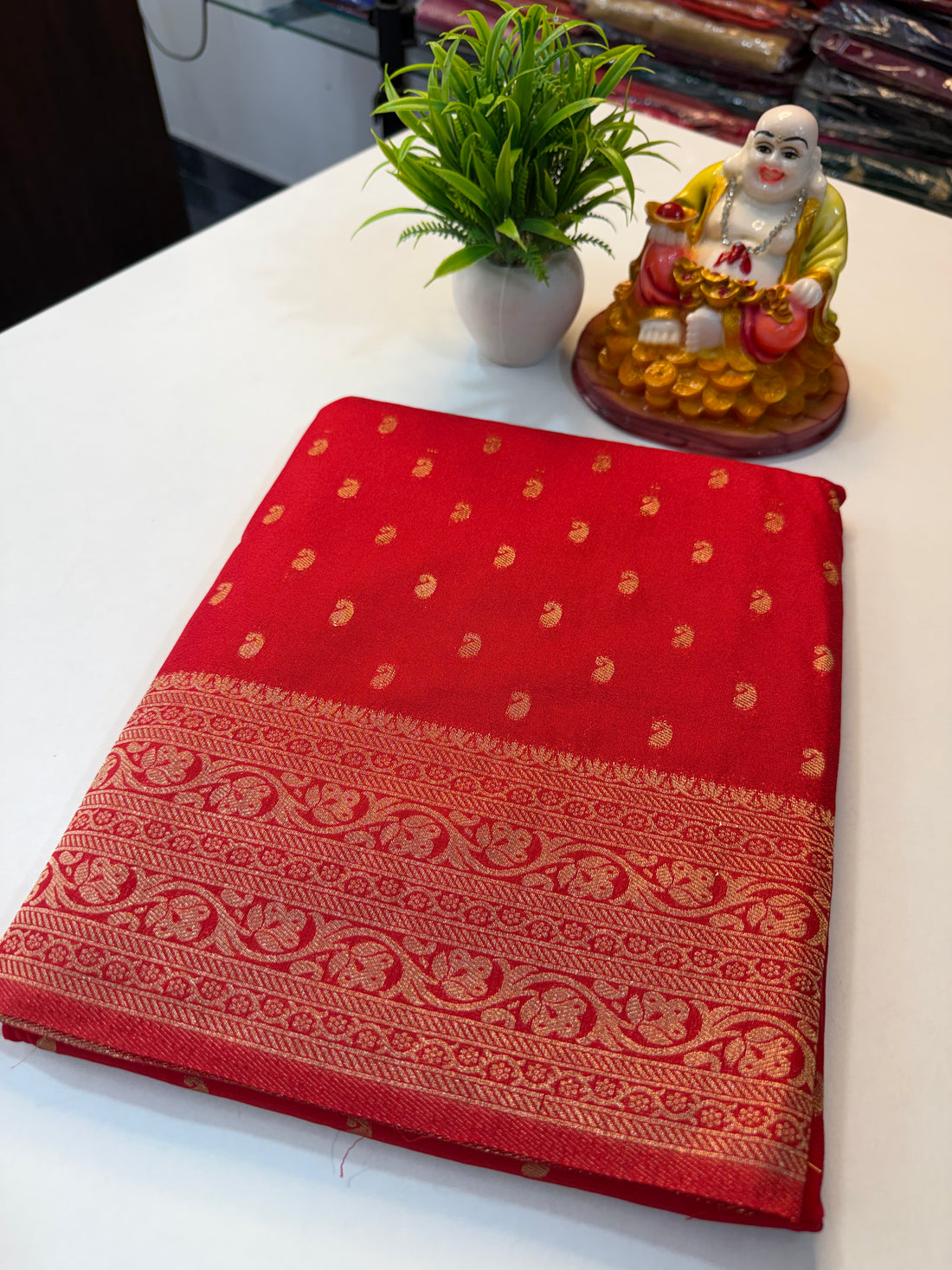 Beautiful Georgette Saree with Mango Buttas & Rich pallu …