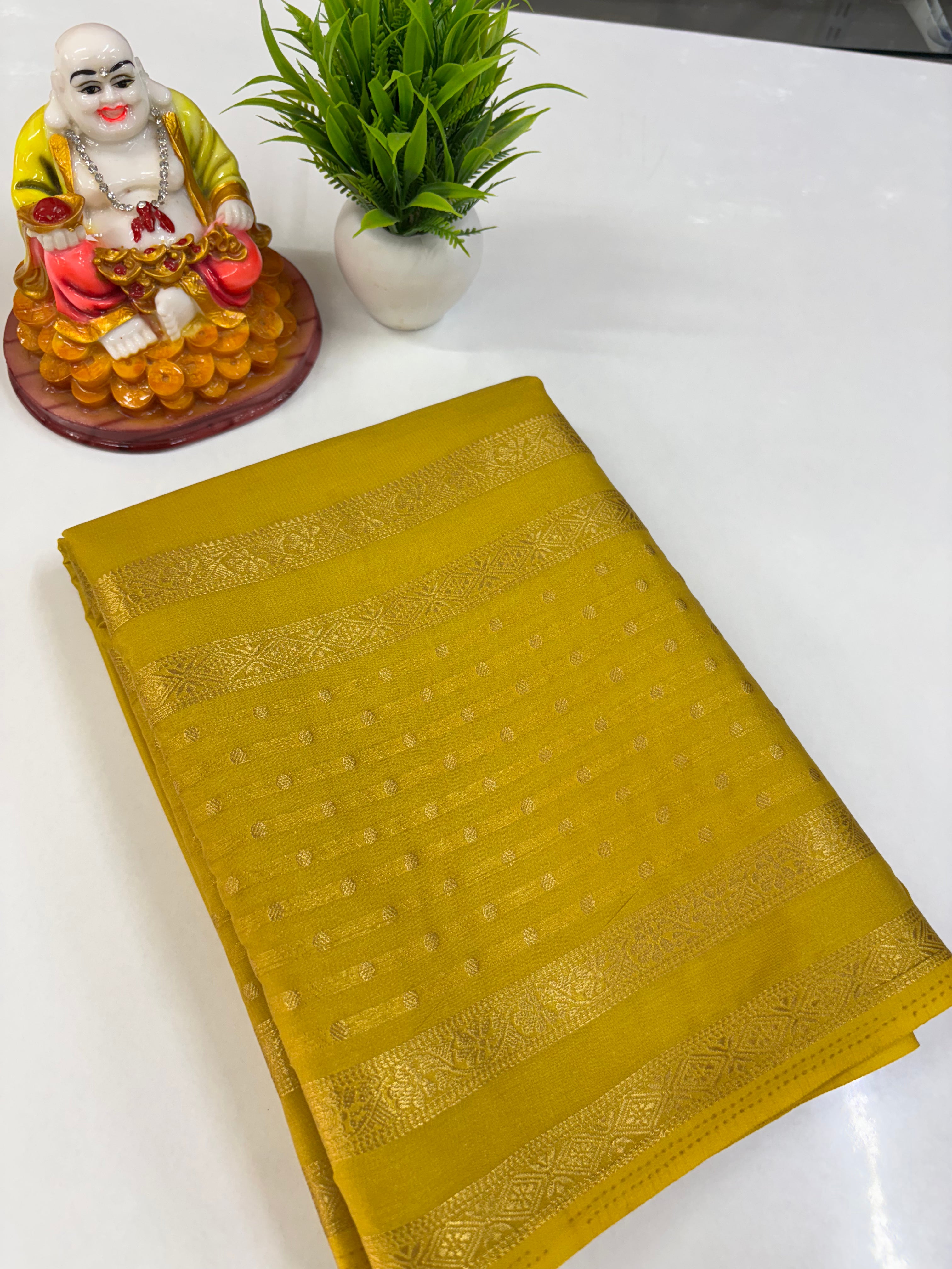 Semi Crepe Saree with Bindi Border and Self Colors