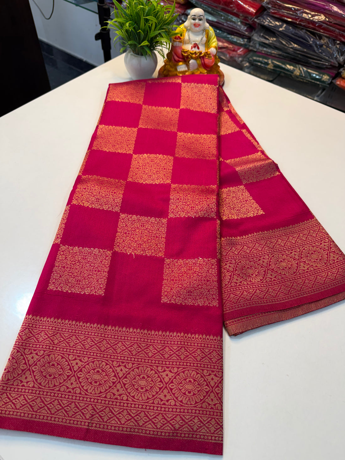 Premium Georgette Saree with Rich Pallu & Butta Blouse…