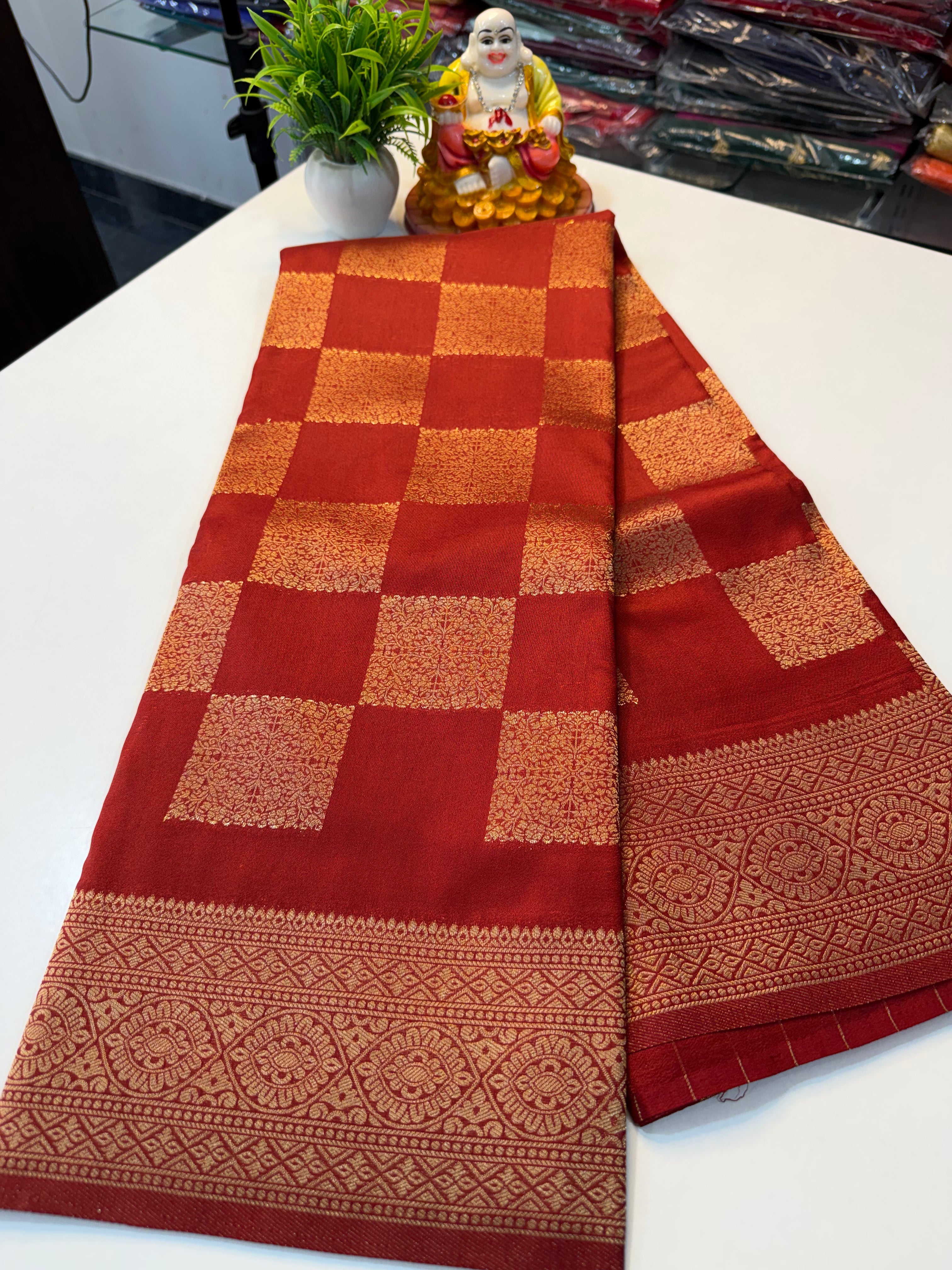 Premium Georgette Saree with Rich Pallu & Butta Blouse…