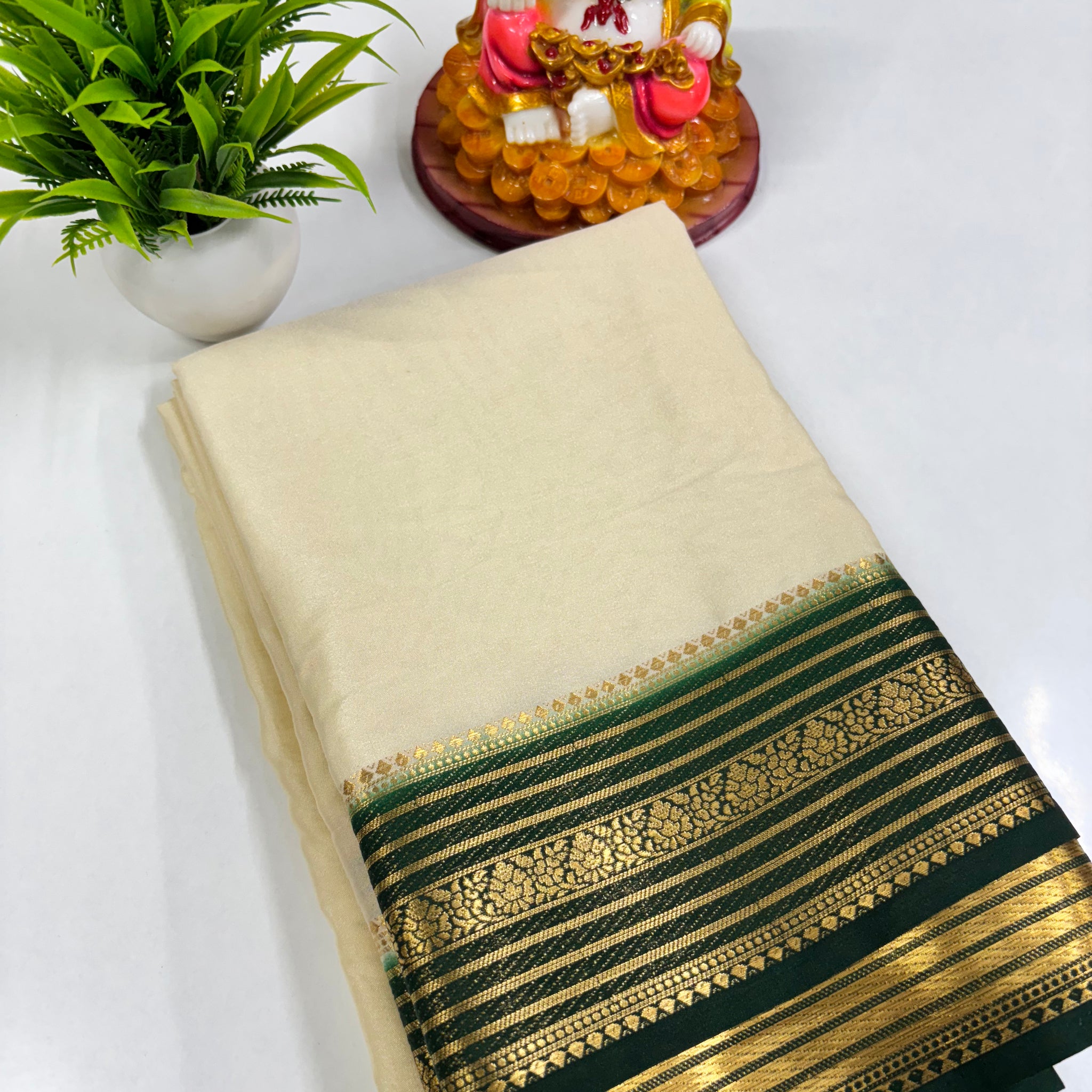 Elegant Semi Crepe Saree with Contrast Colours – Padmavathi Silks and Sarees