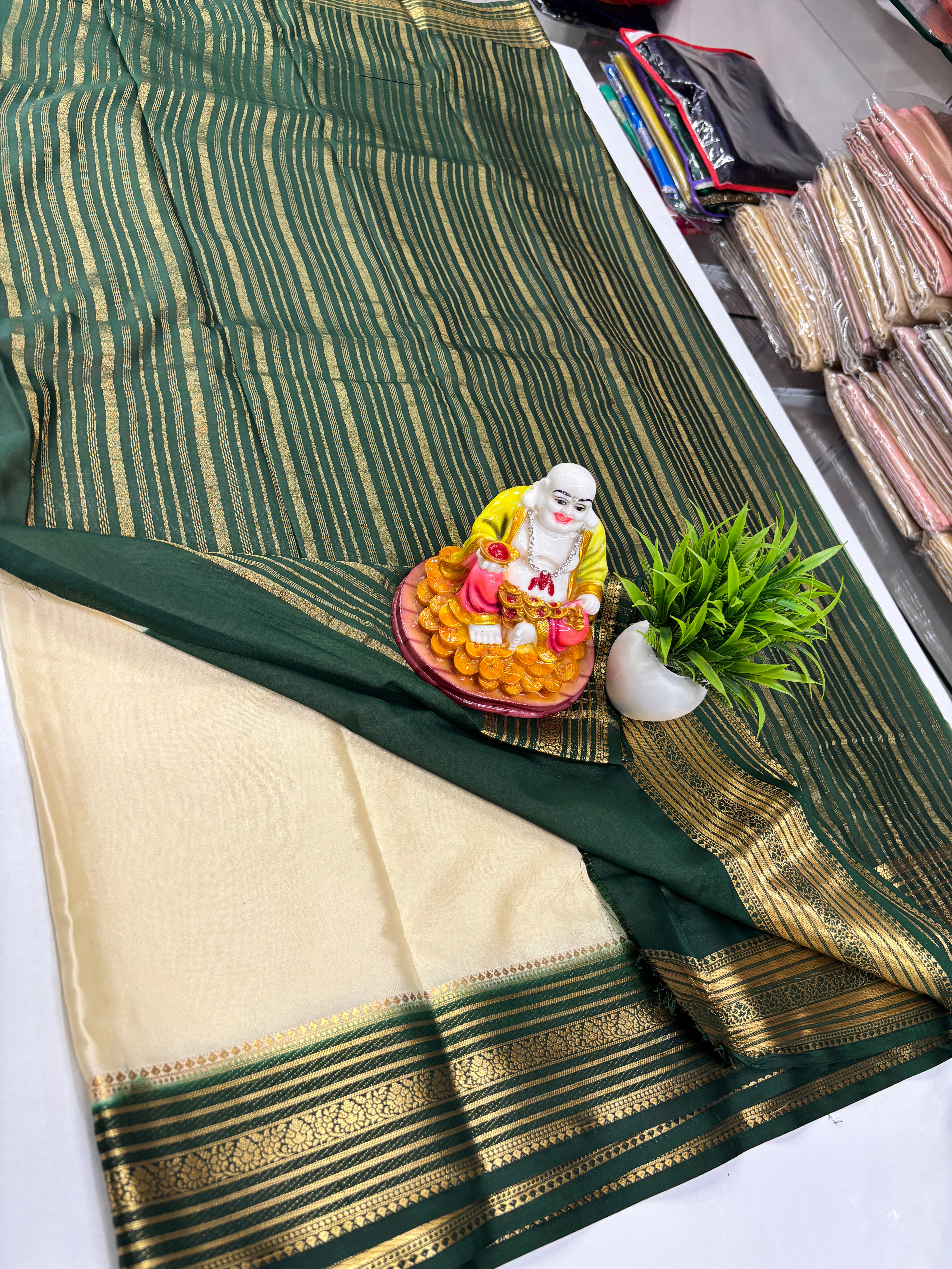 Elegant Semi Crepe Saree with Contrast Colours – Padmavathi Silks and Sarees