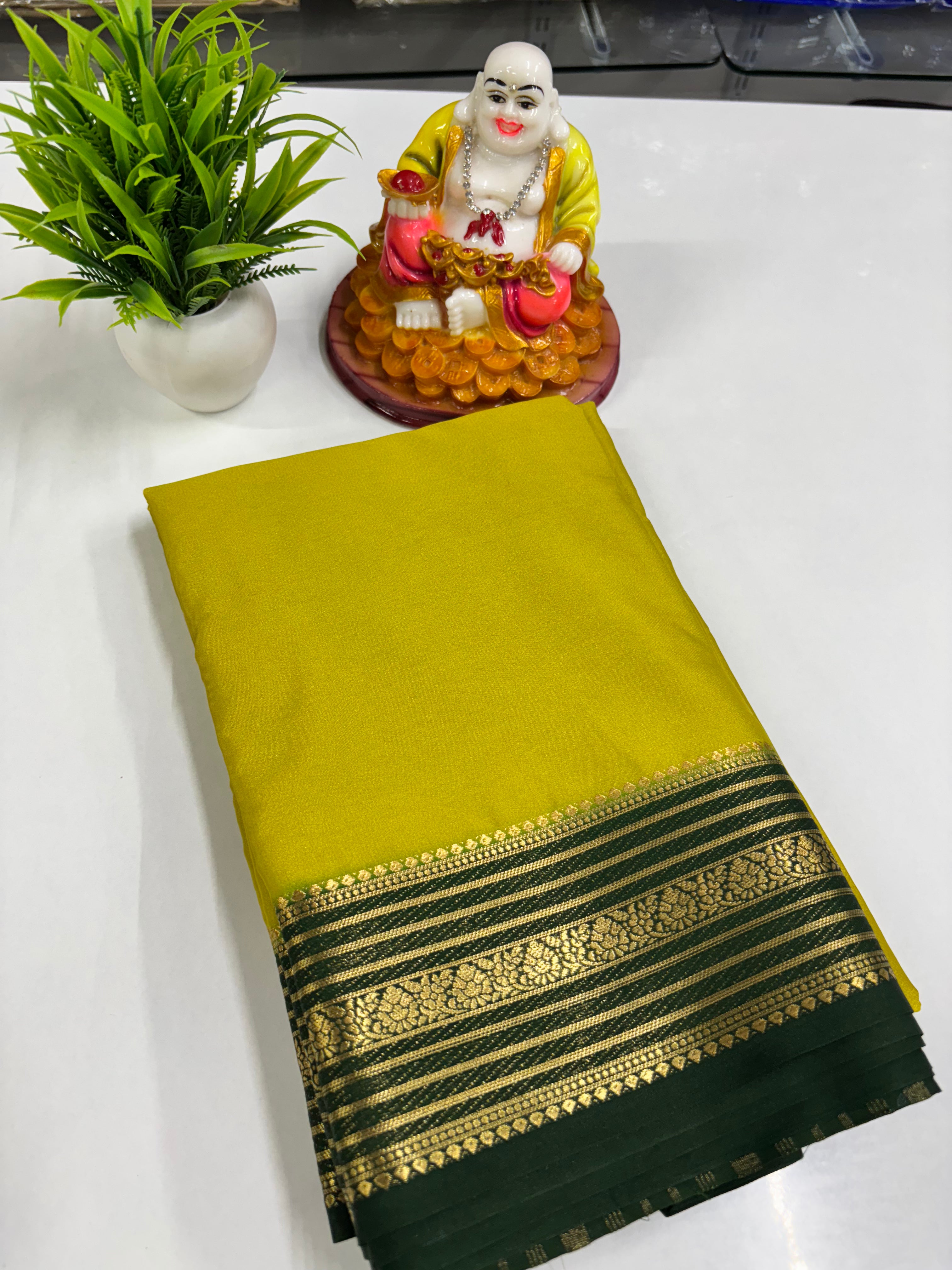 Elegant Semi Crepe Saree with Contrast Colours – Padmavathi Silks and Sarees