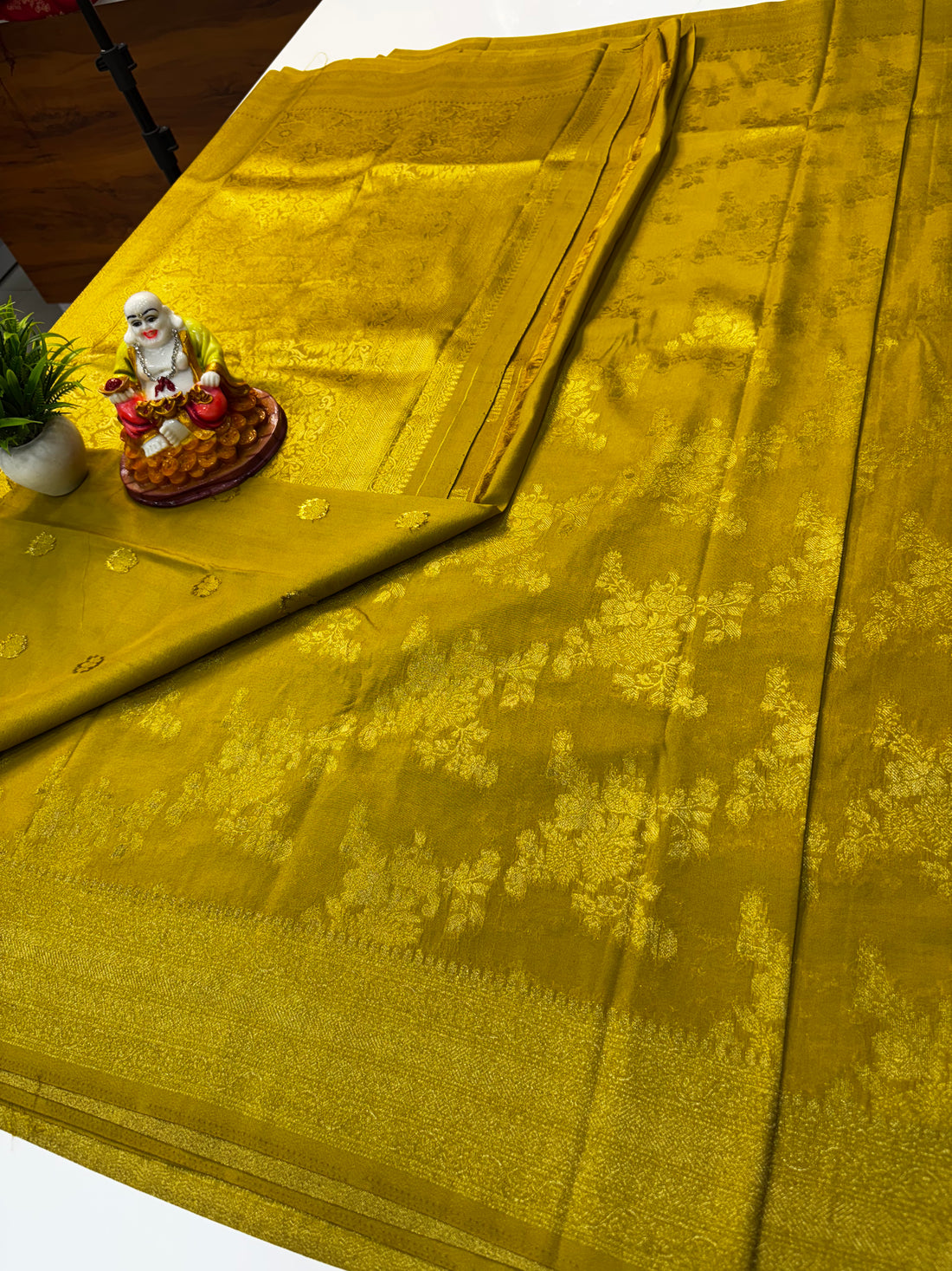 Premium Georgette Saree with Jaal Pattern | Rich Pallu & Butta Blouse