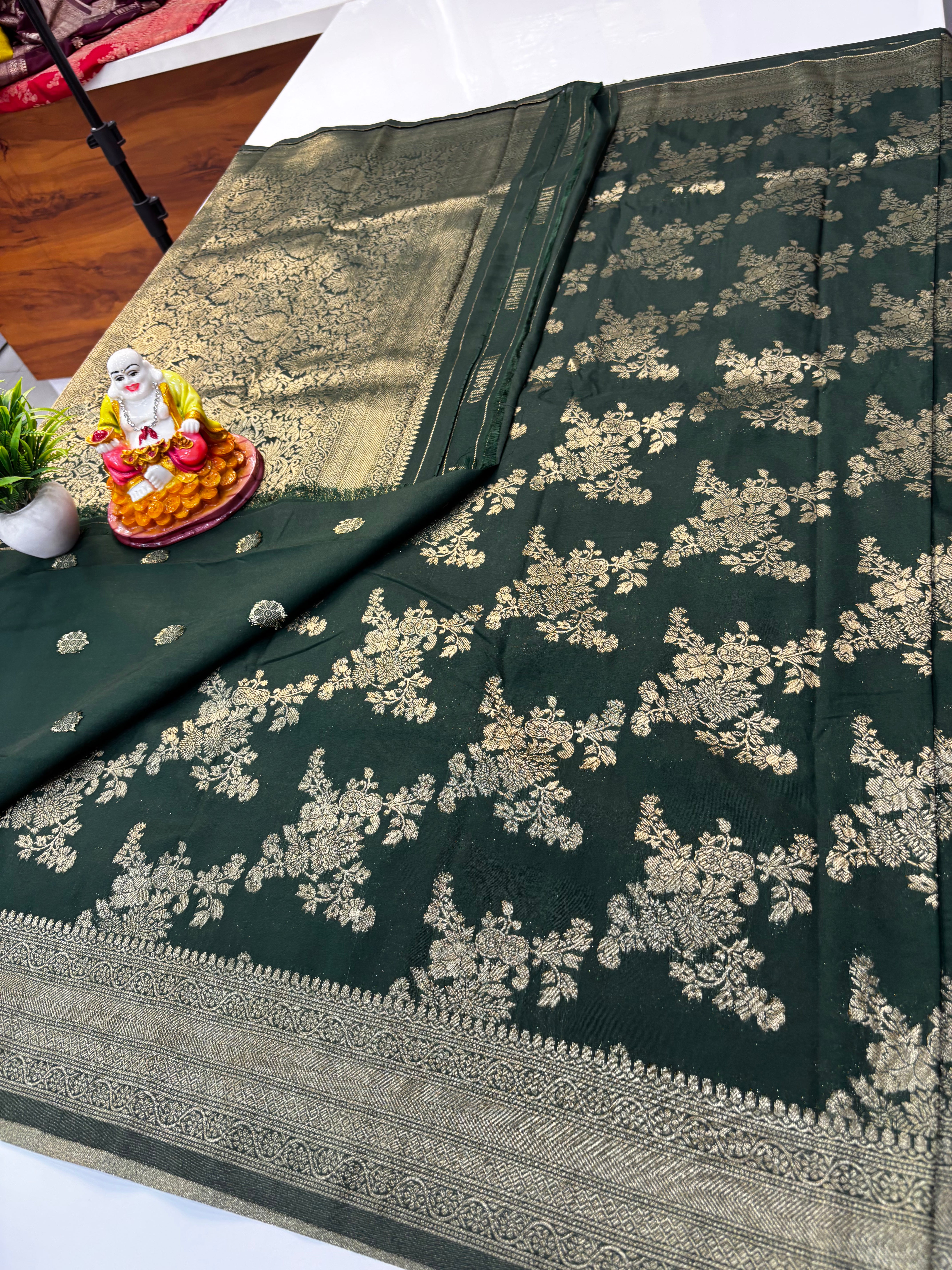 Premium Georgette Saree with Jaal Pattern | Rich Pallu & Butta Blouse