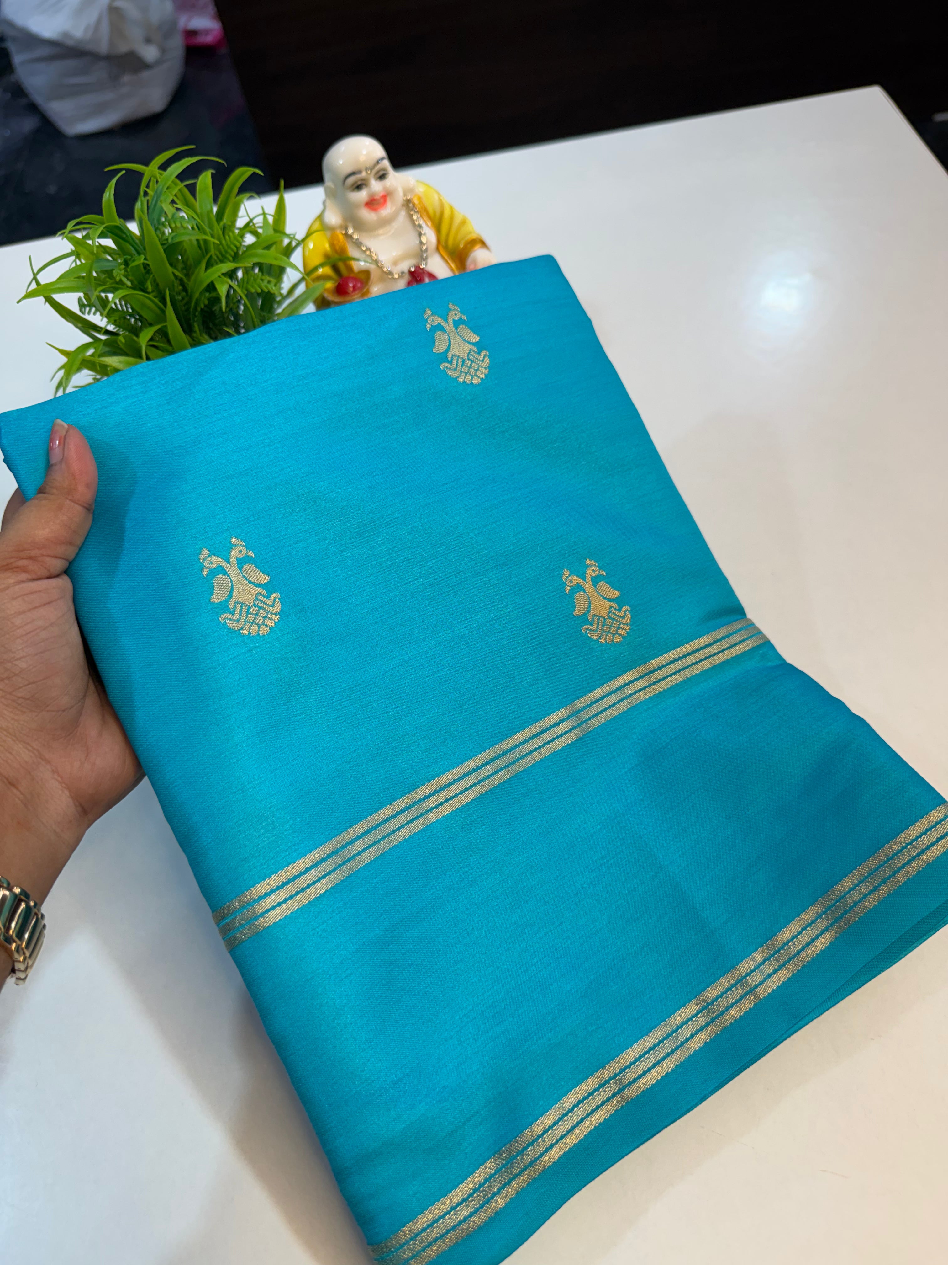 Premium Gajji Silk Saree with Ganda Berunda Buttas & Rich Pallu…