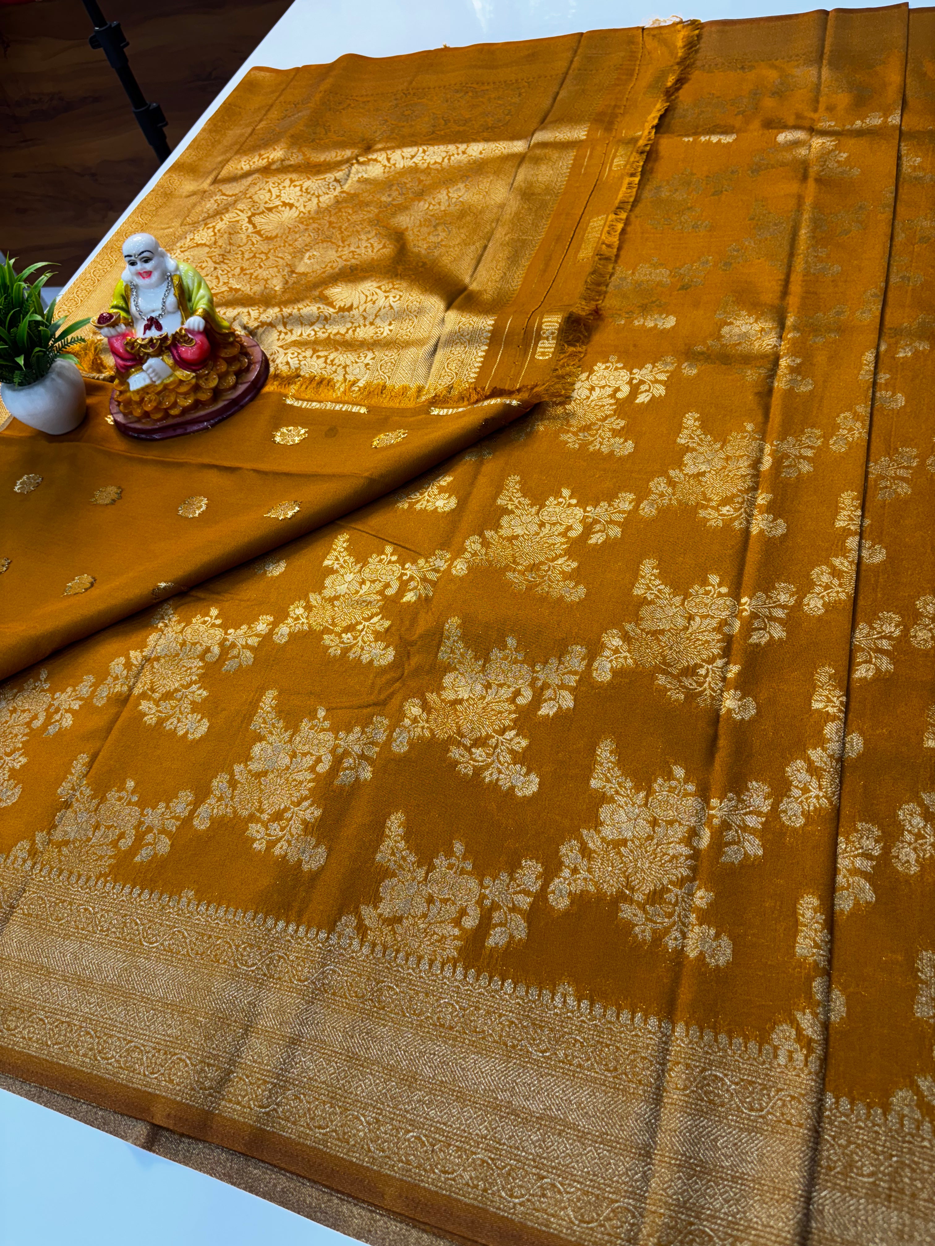 Premium Georgette Saree with Jaal Pattern | Rich Pallu & Butta Blouse