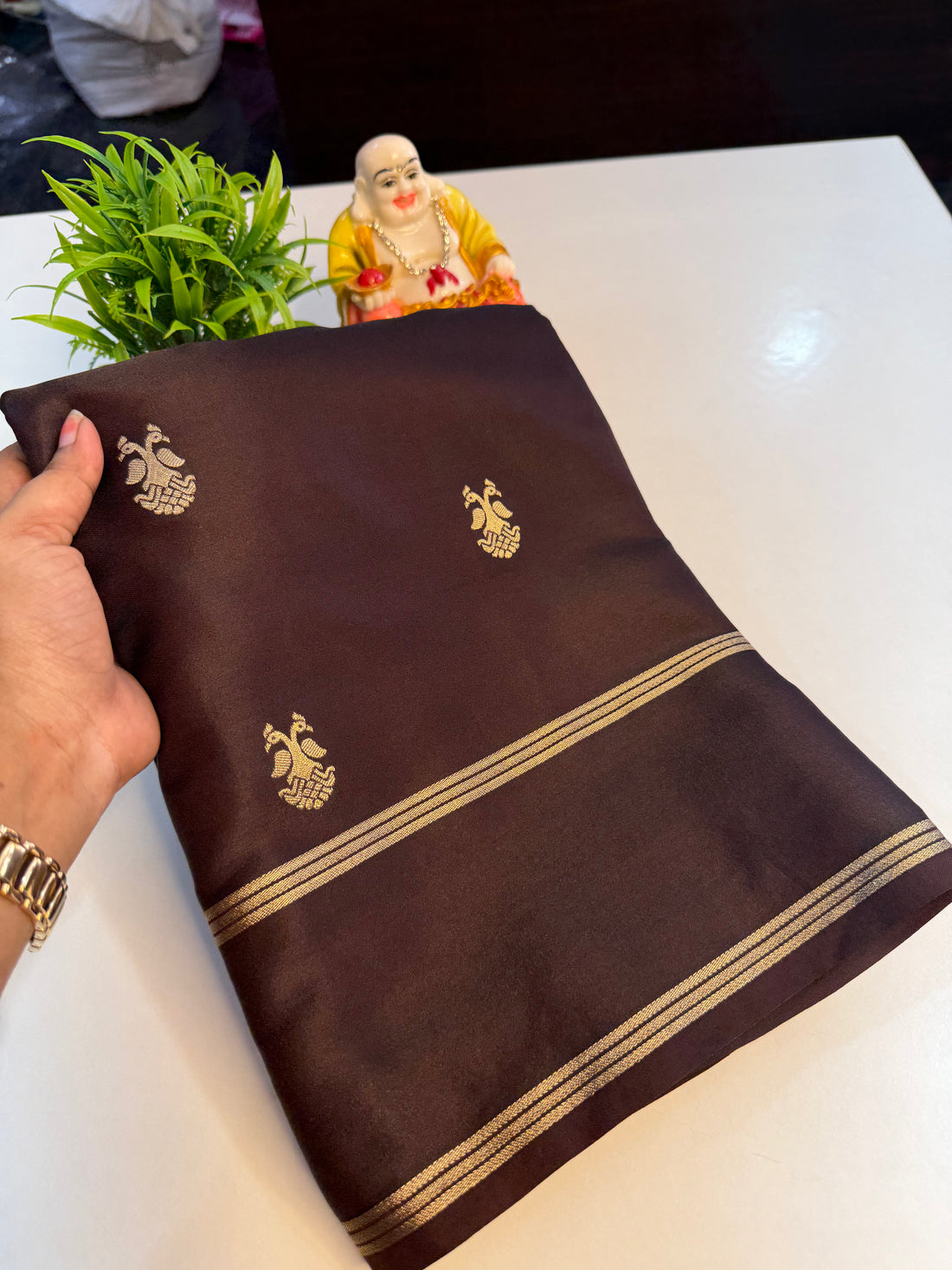 Premium Gajji Silk Saree with Ganda Berunda Buttas & Rich Pallu…