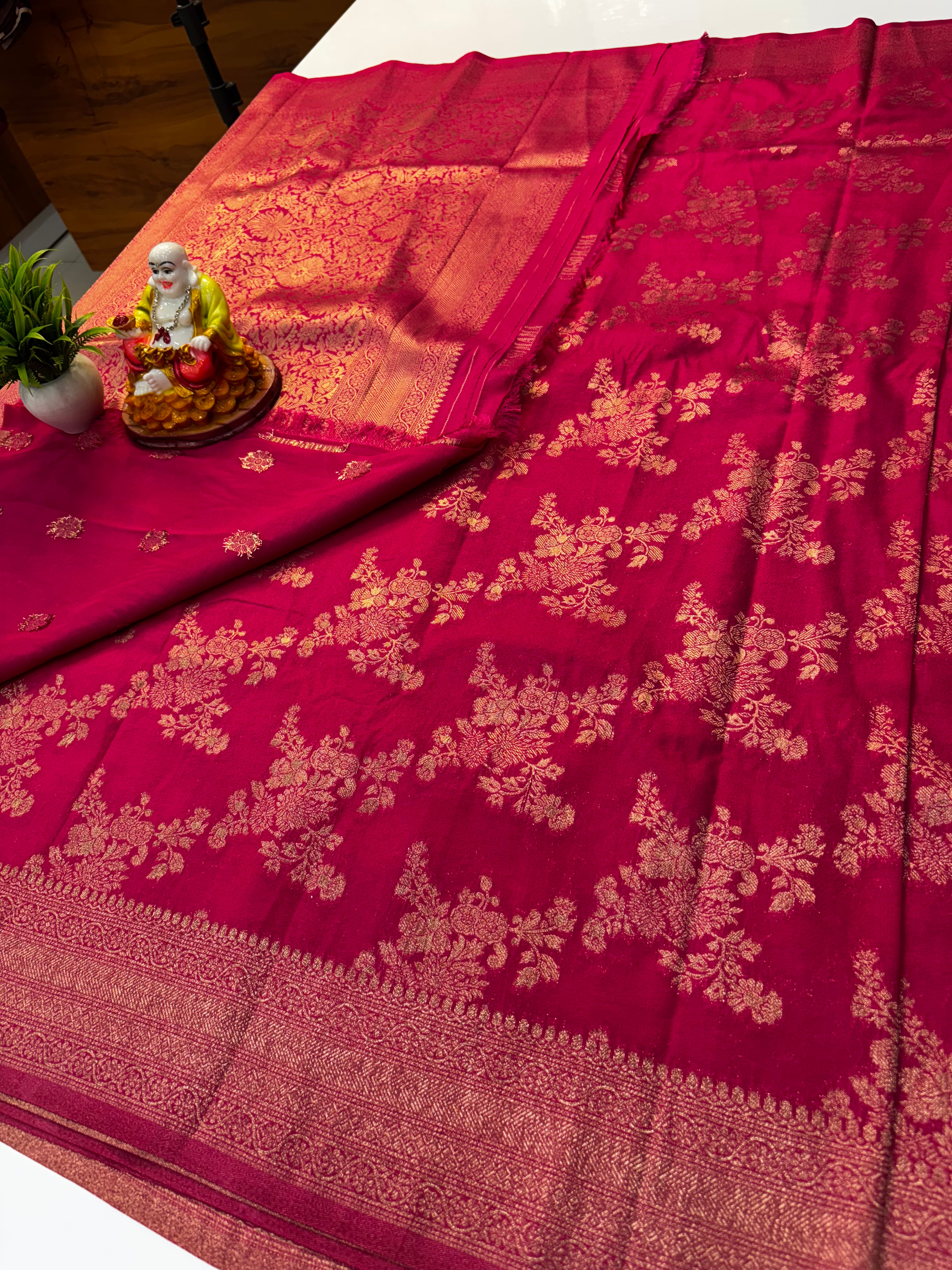 Premium Georgette Saree with Jaal Pattern | Rich Pallu & Butta Blouse