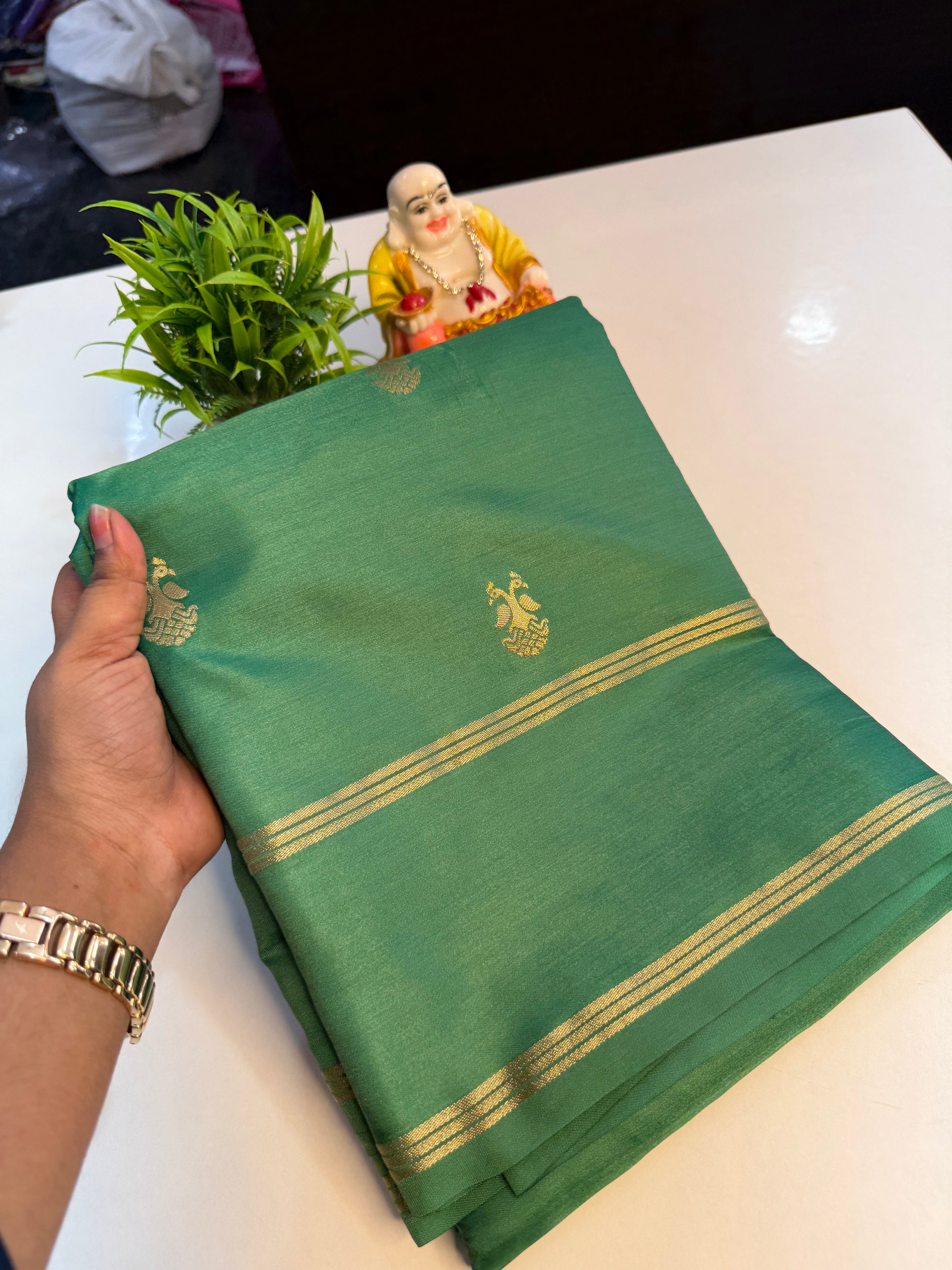Premium Gajji Silk Saree with Ganda Berunda Buttas & Rich Pallu…