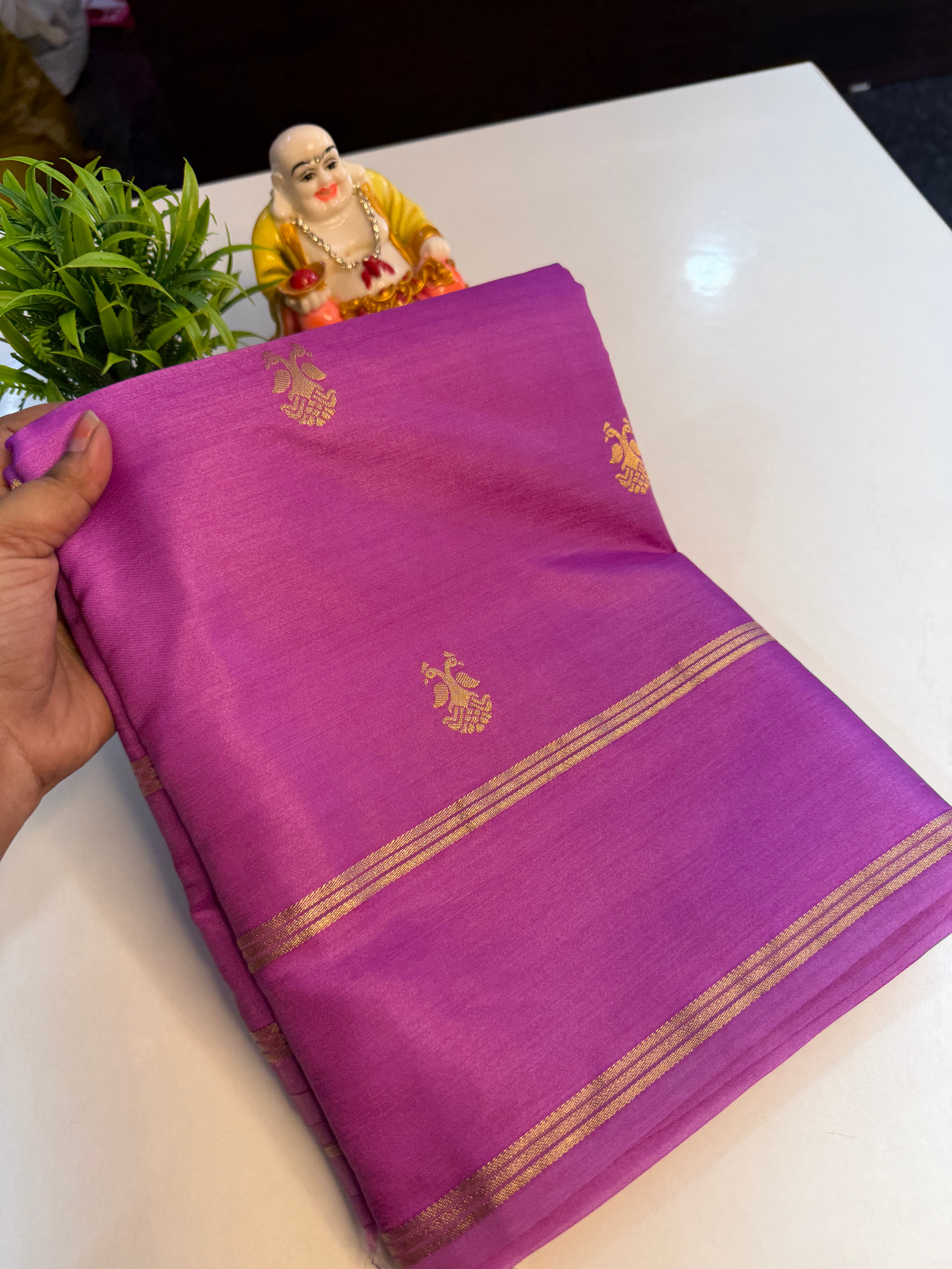 Premium Gajji Silk Saree with Ganda Berunda Buttas & Rich Pallu…