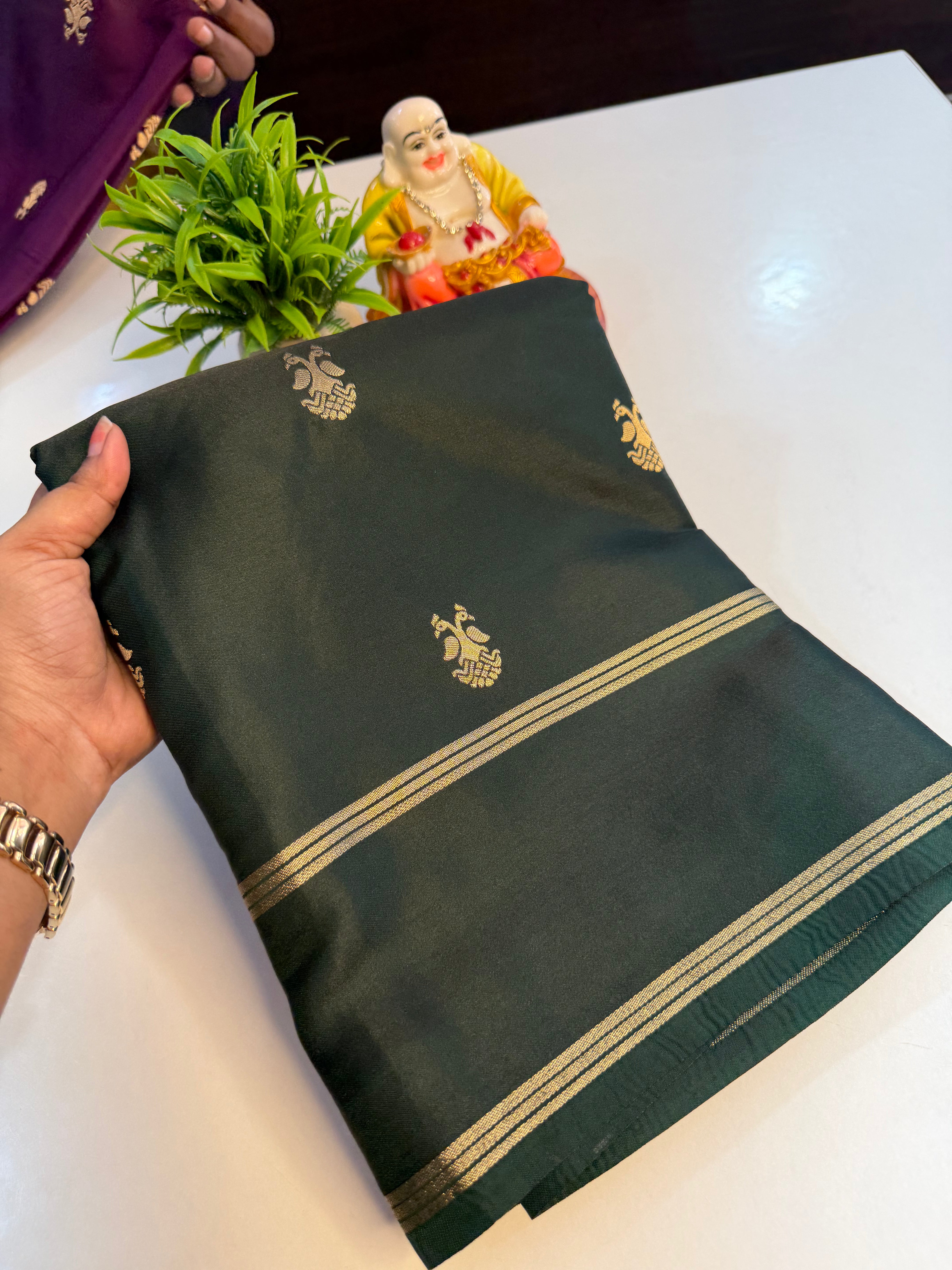 Premium Gajji Silk Saree with Ganda Berunda Buttas & Rich Pallu…