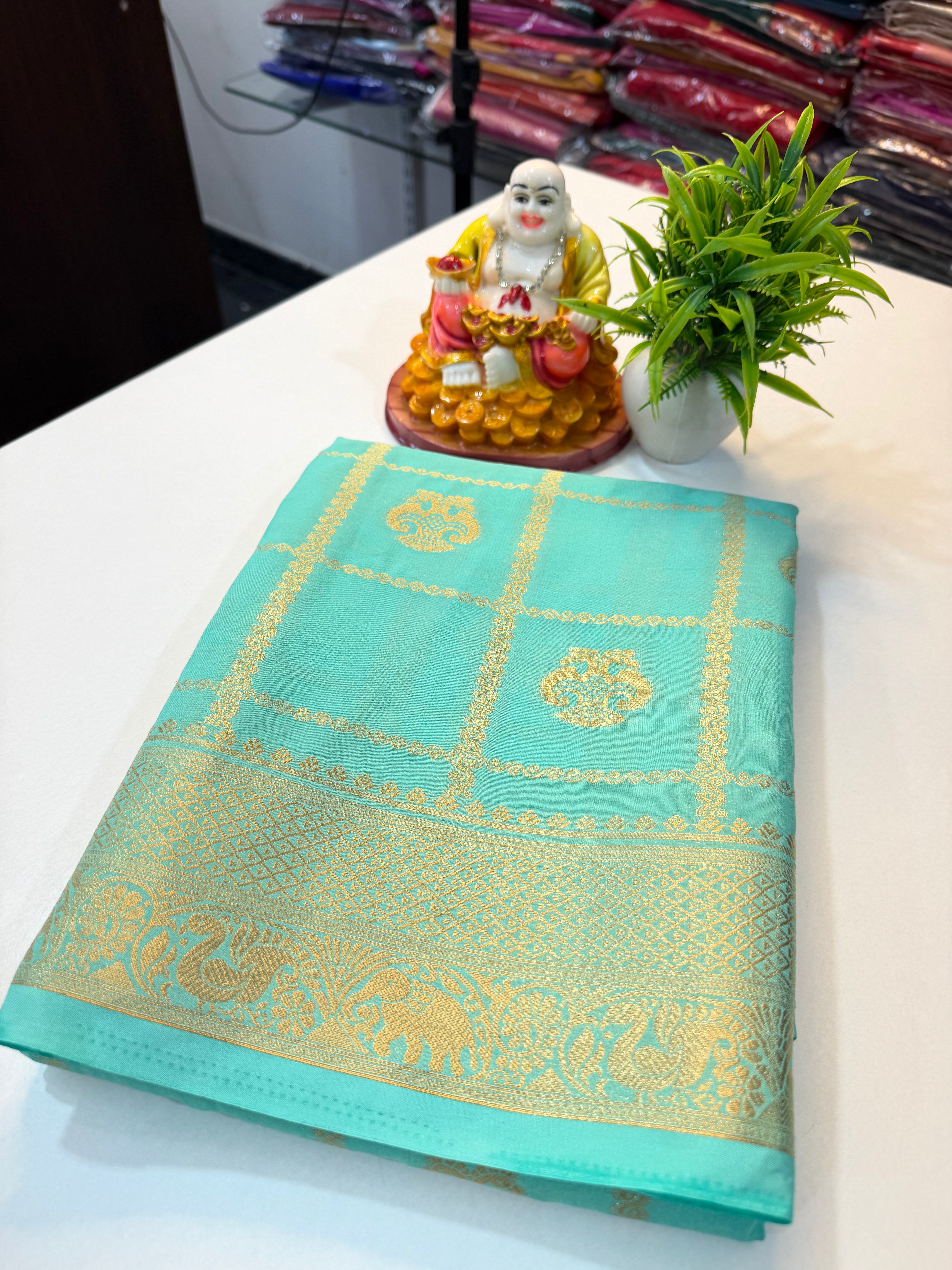 Premium Ganda Berunda Checks Saree with Rich Pallu & Butta Blouse...mysore crape silk saree…
