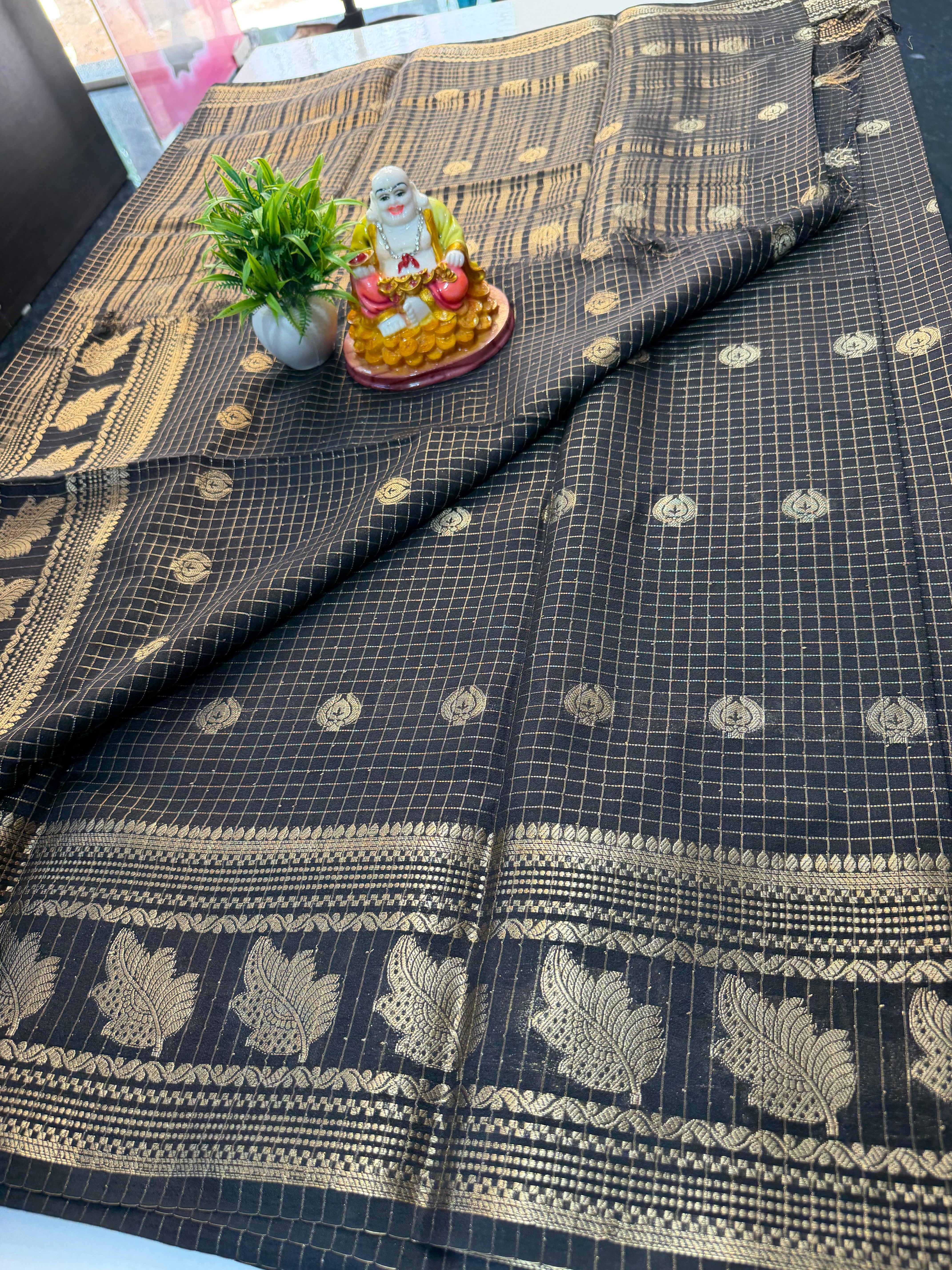 Mysore Crepe Silk Saree with Checks, Buttas & Rich Pallu……