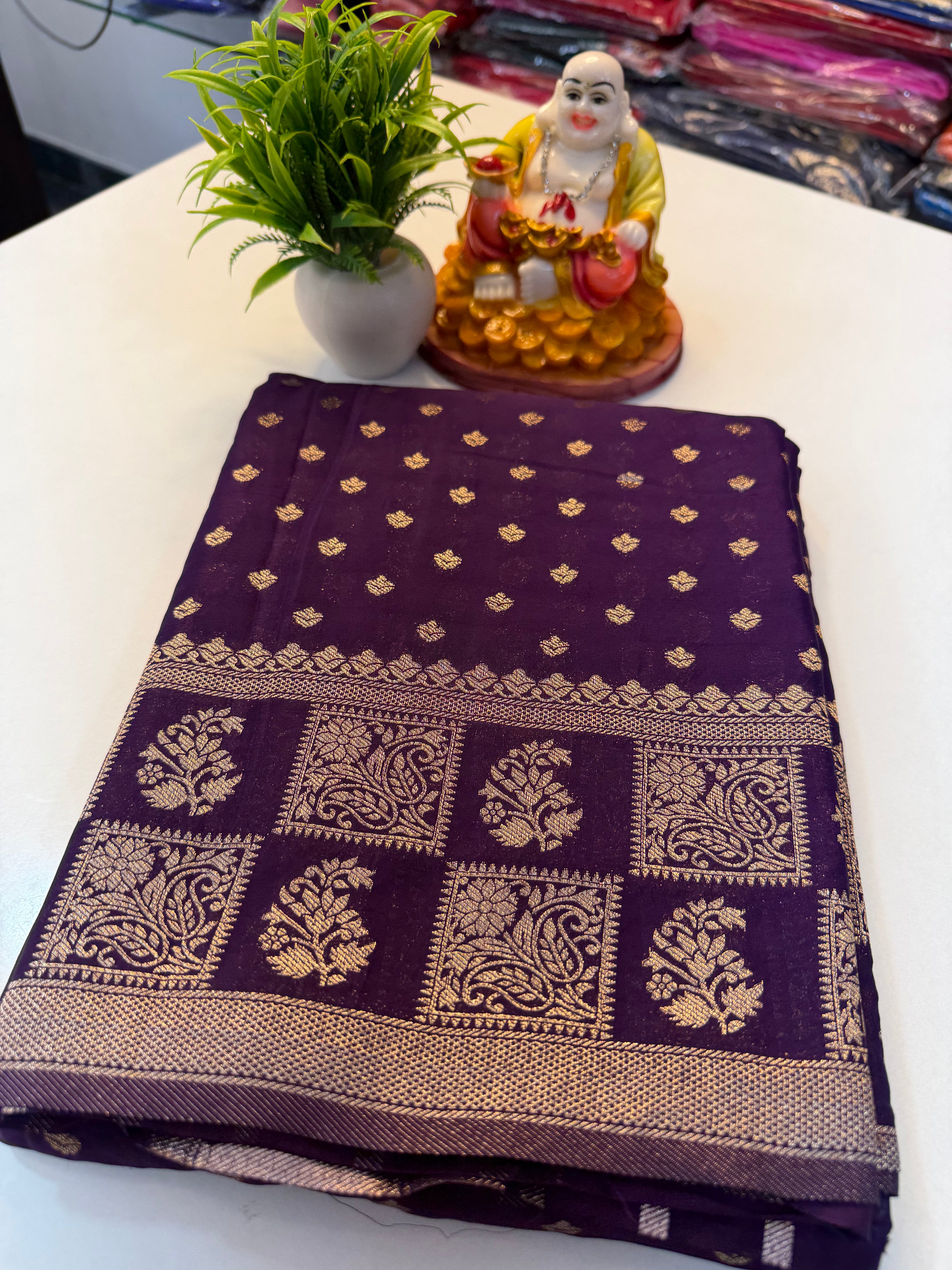 Premium Chiffon Saree with Buttas, Rich Pallu & Butta Blouse…