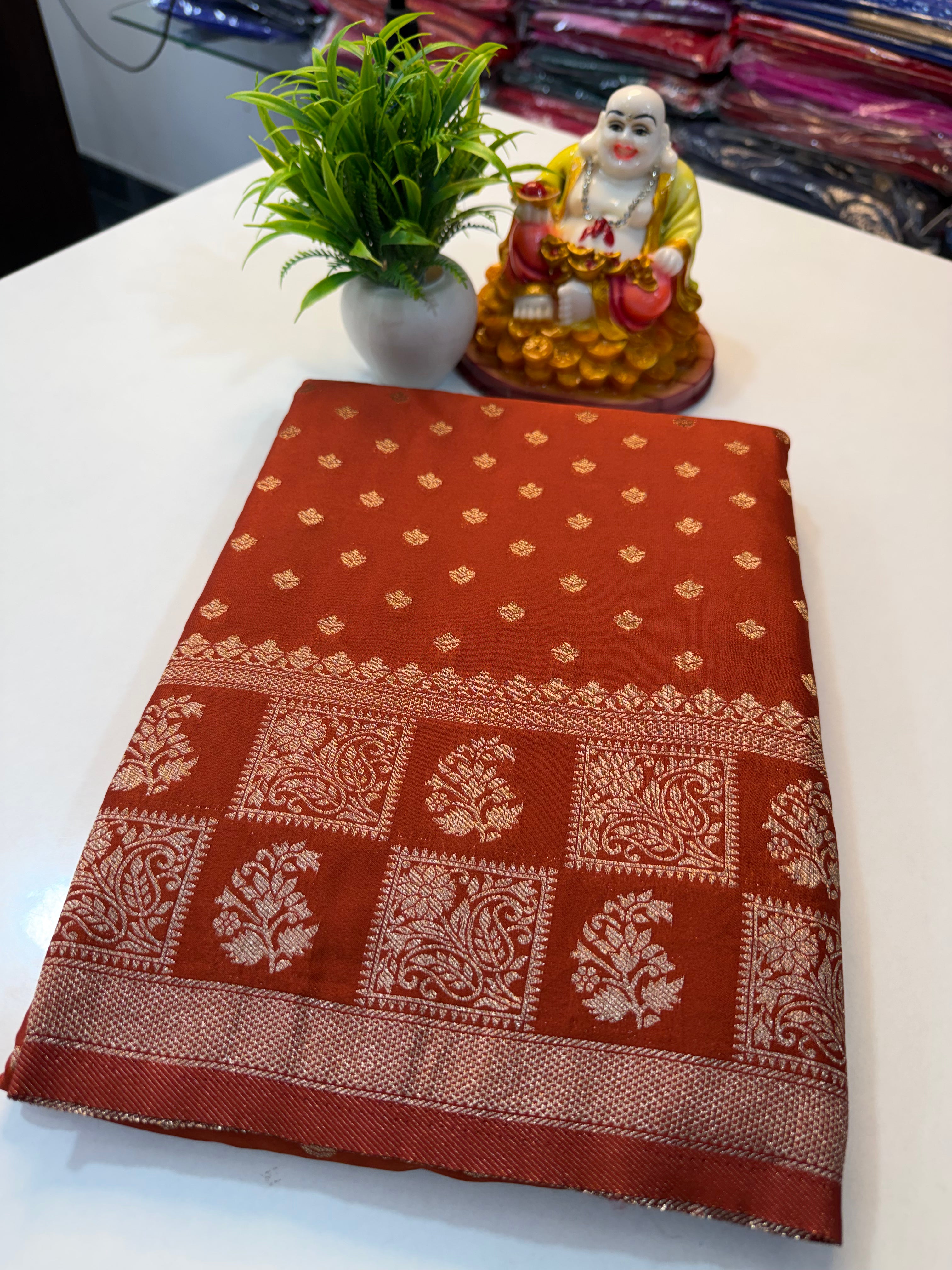 Premium Chiffon Saree with Buttas, Rich Pallu & Butta Blouse…