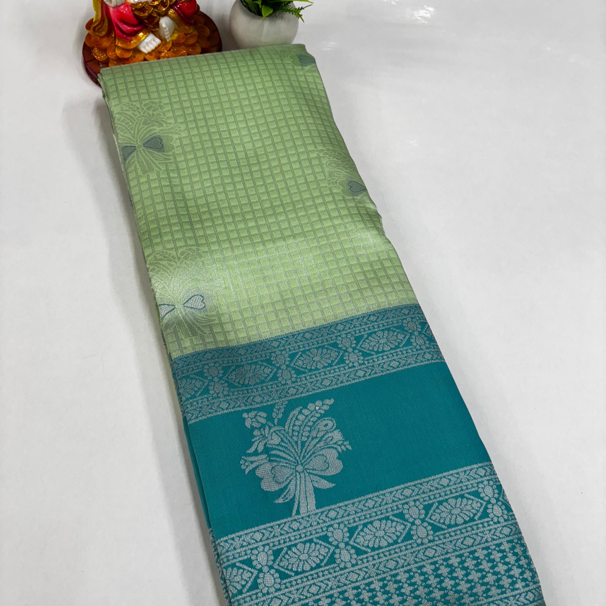 Top Dying Checks Saree – Elegant Designer Weave by Padmavathi Silks and Sarees