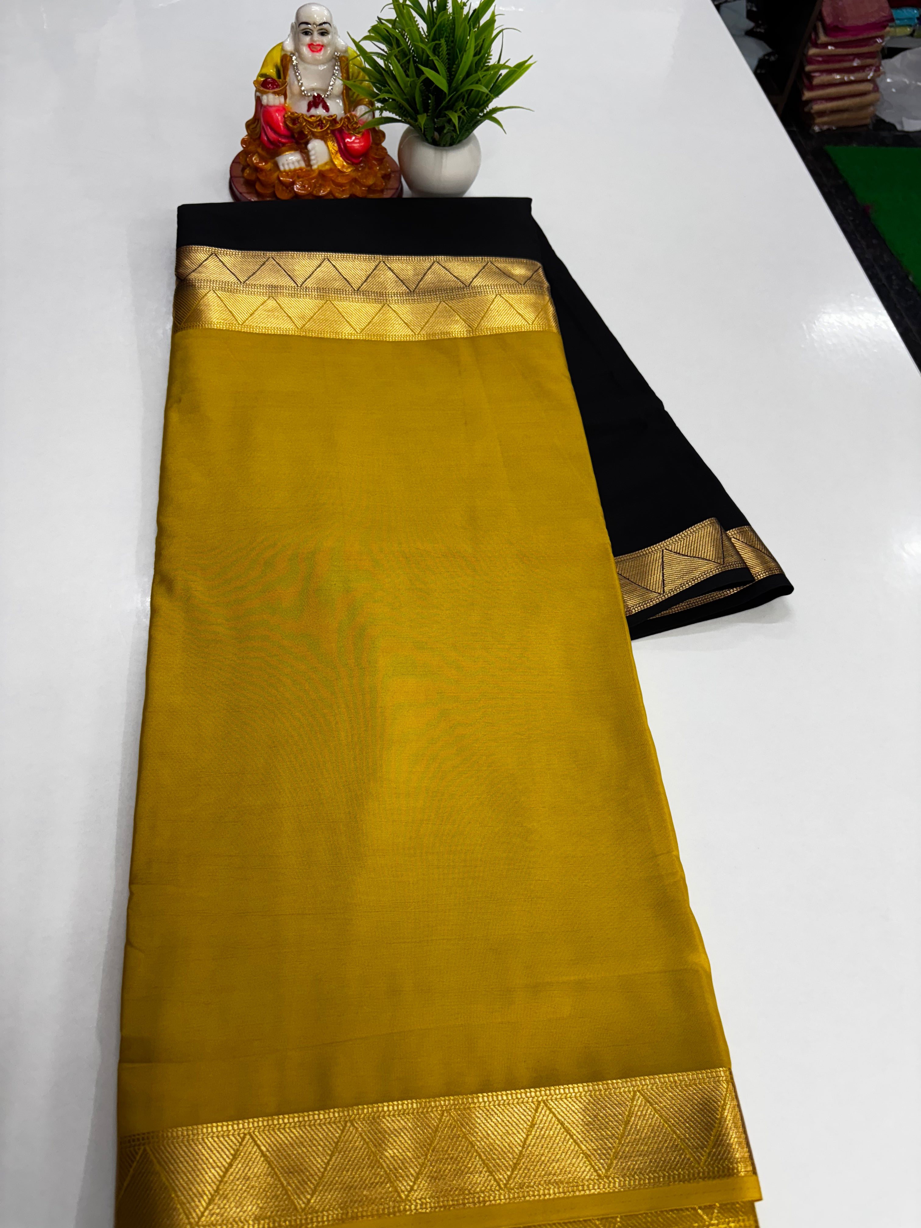 2D Semi Crepe Saree with Elegant Contrast Colors – Padmavathi Silks & Sarees