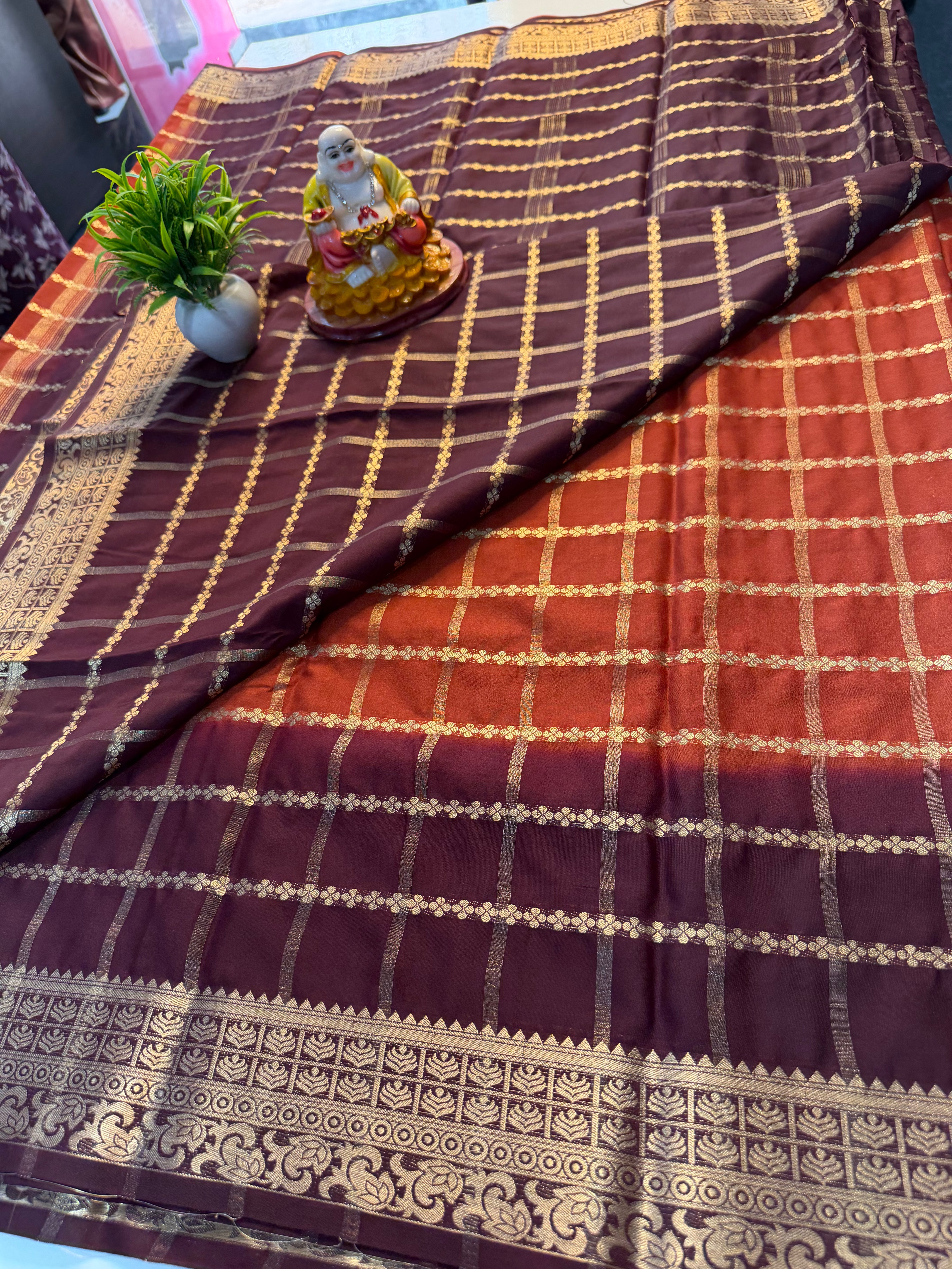 Premium Mysore Crape Silk Saree with Checks Pattern, Contrast Pallu & Blouse…
